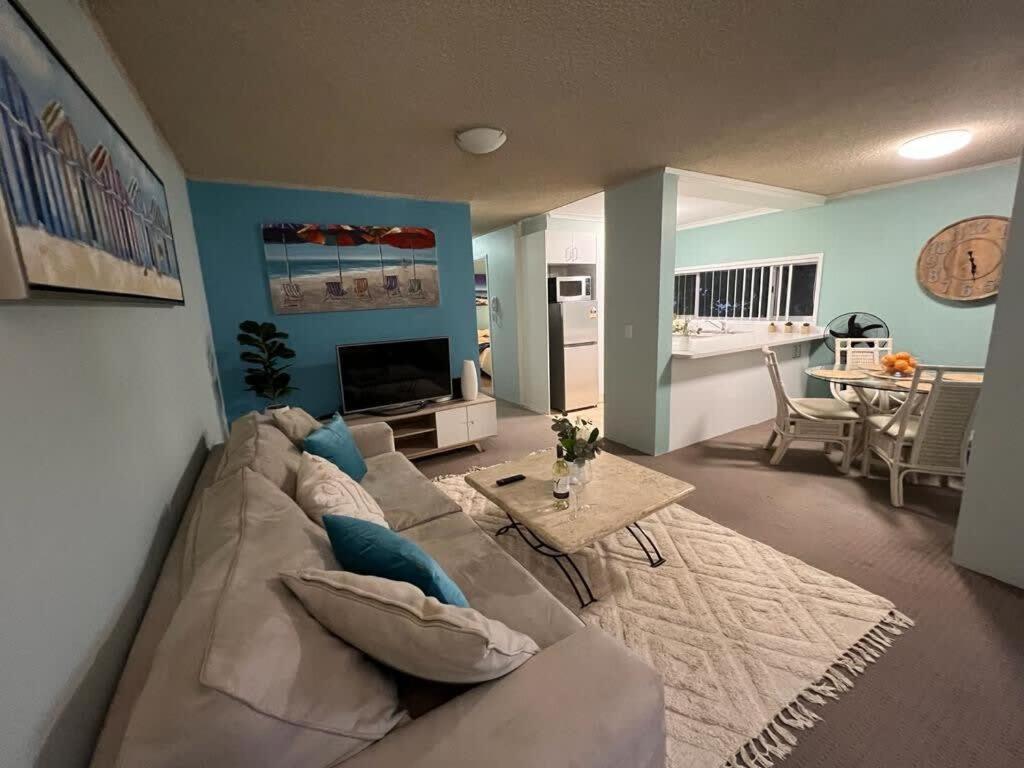 2 Bedroom With Parking Stroll To Apartment Gold Coast