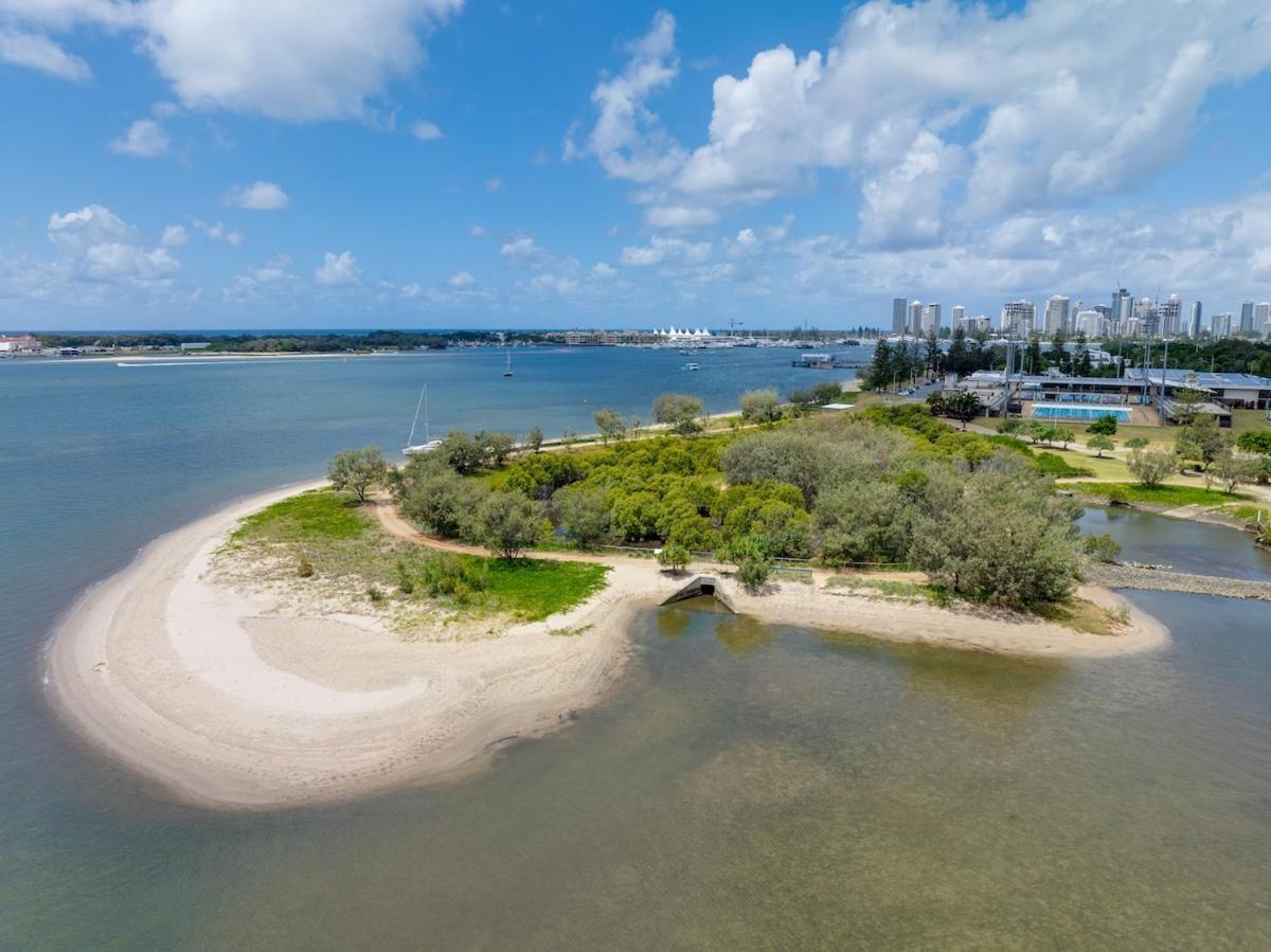 Apartment Oceanview Escape 2br In The Heart Of The Gc Gold Coast