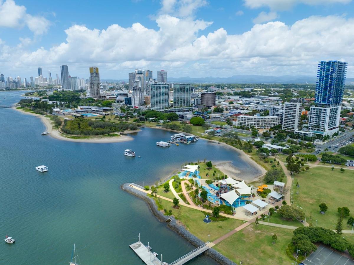 Apartment Oceanview Escape 2br In The Heart Of The Gc Gold Coast
