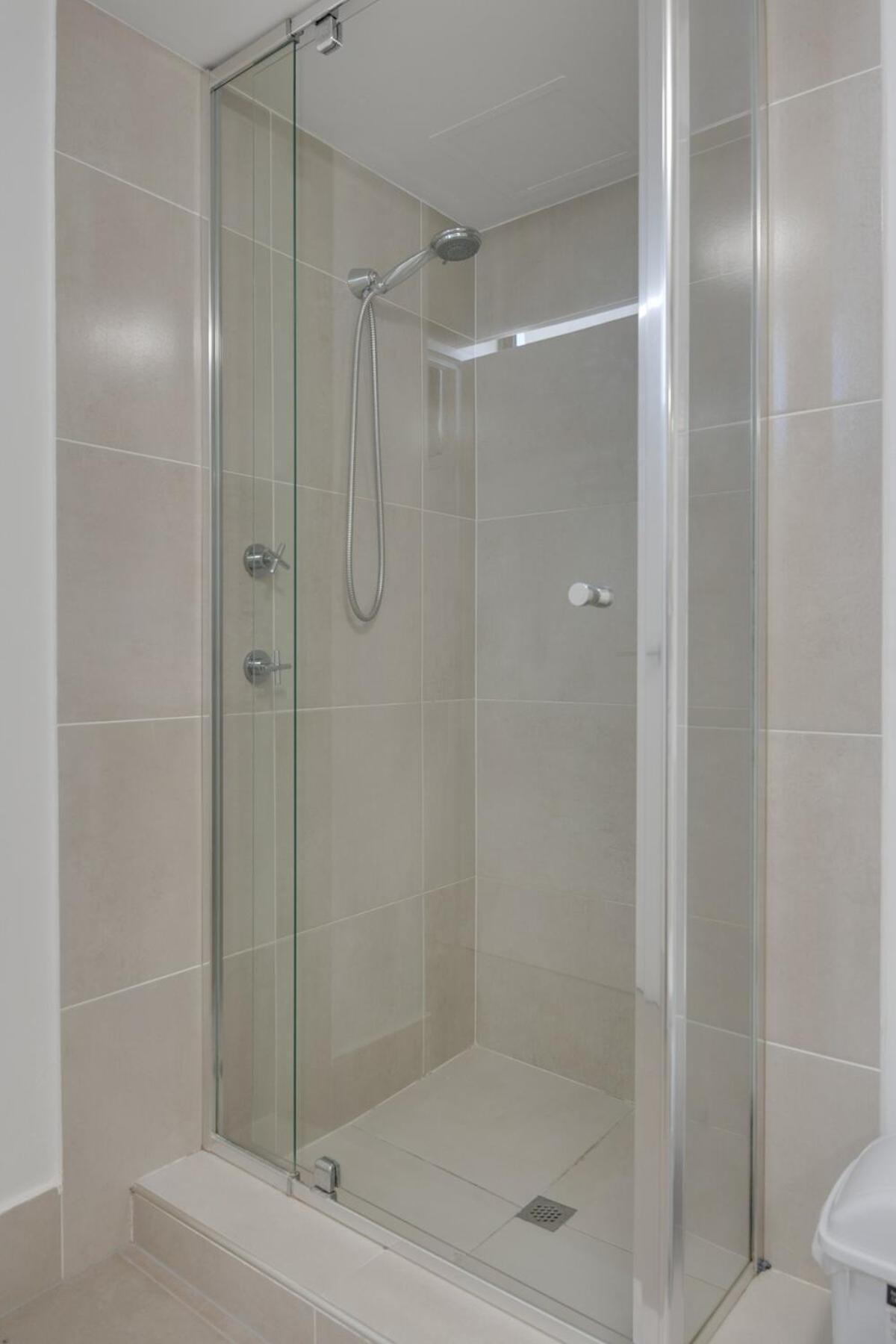 Apartment Oceanview Escape 2br In The Heart Of The Gc *