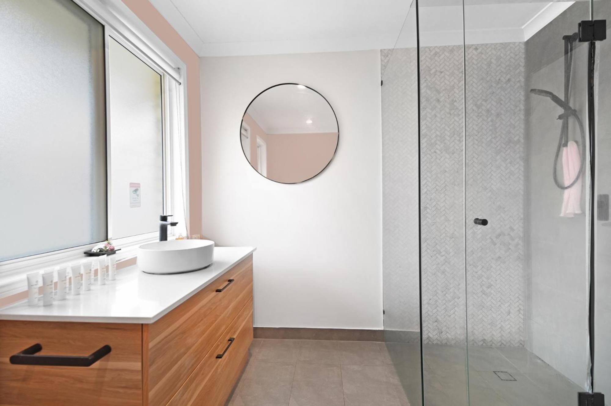 Tranquil 3-bedroom In Heart Of Parkwood Holiday home
