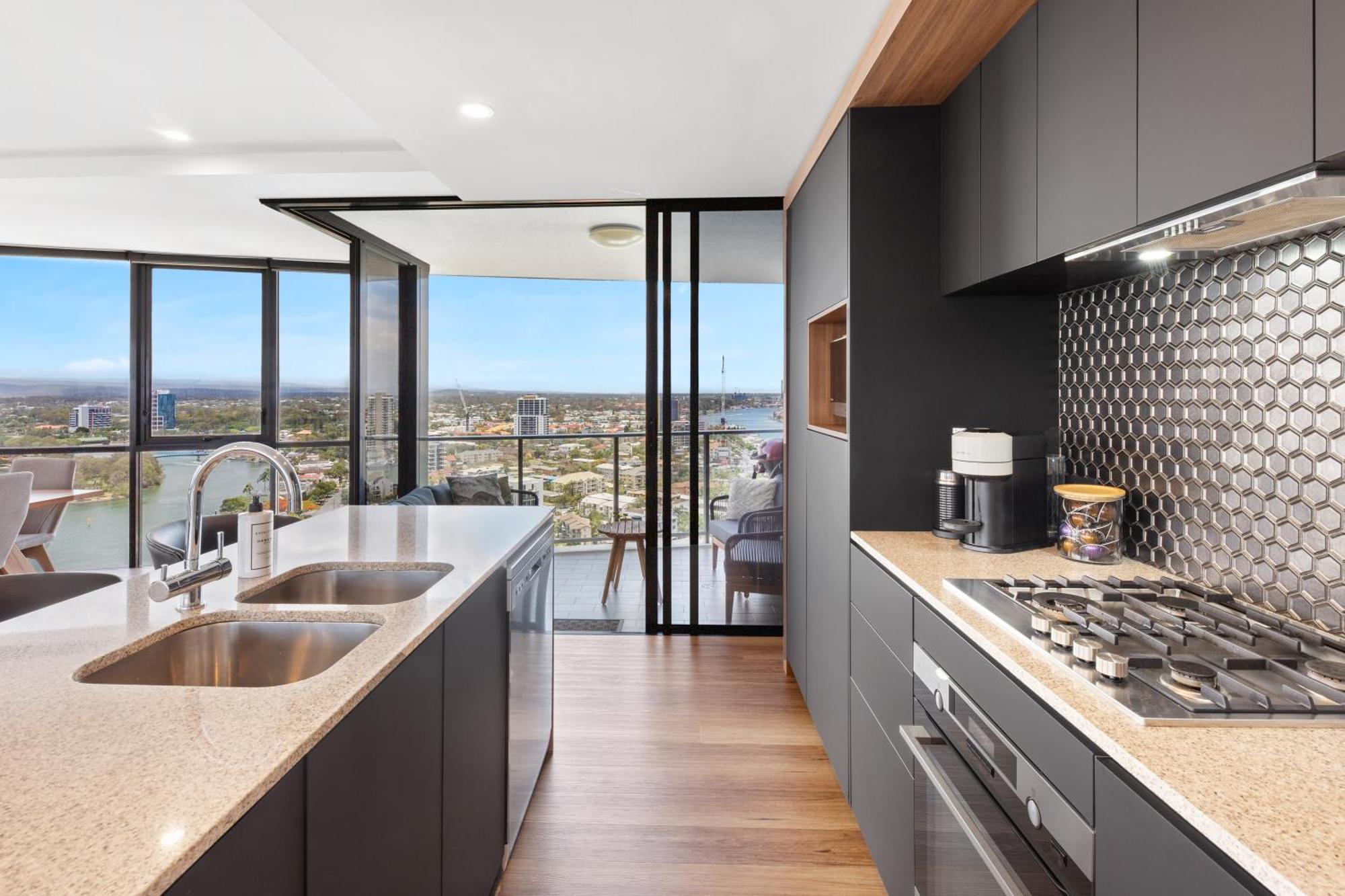 Stunning 180 Degree Views At Avalon