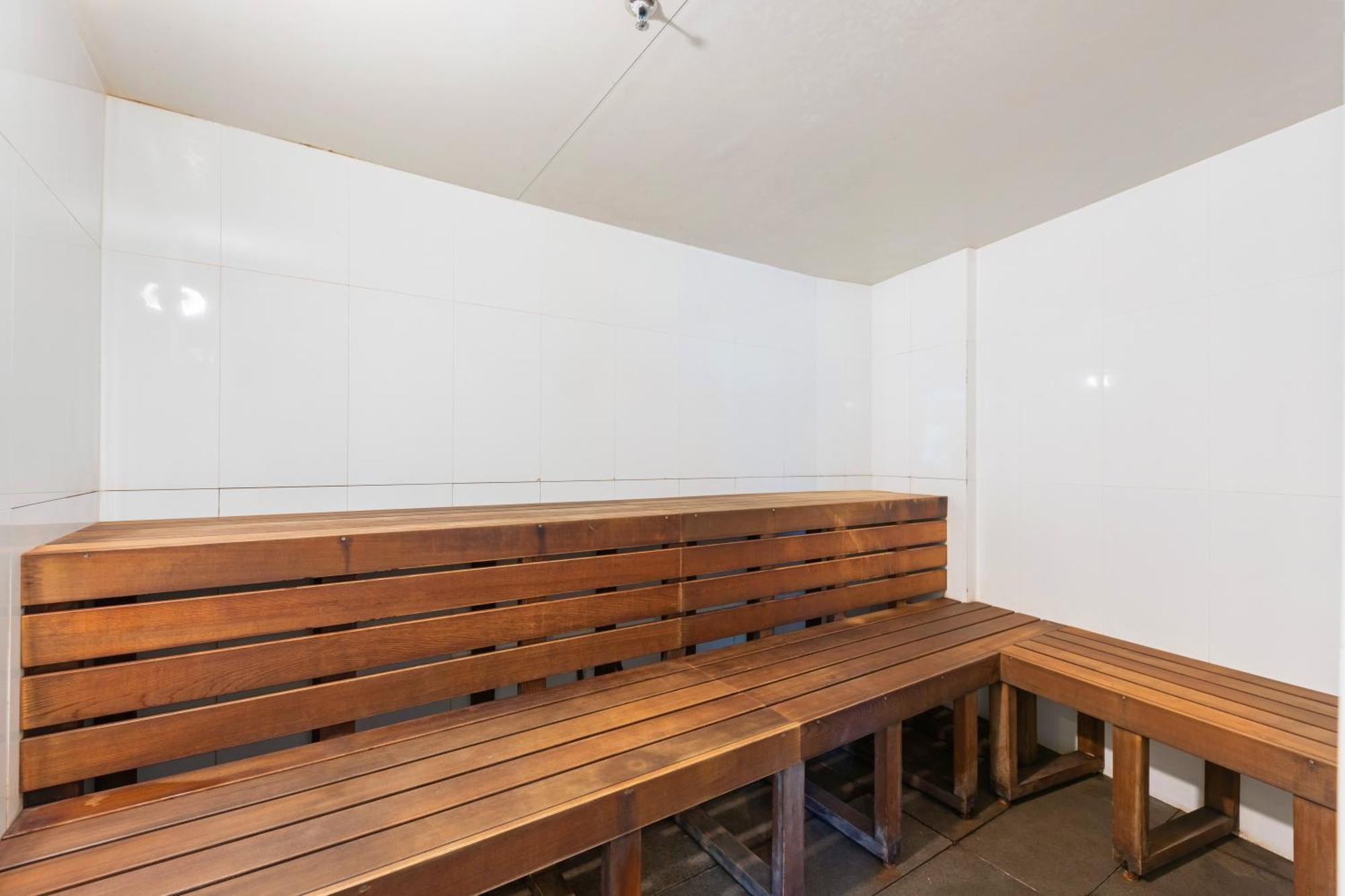 Stunning 180 Degree Views At Avalon Apartment
