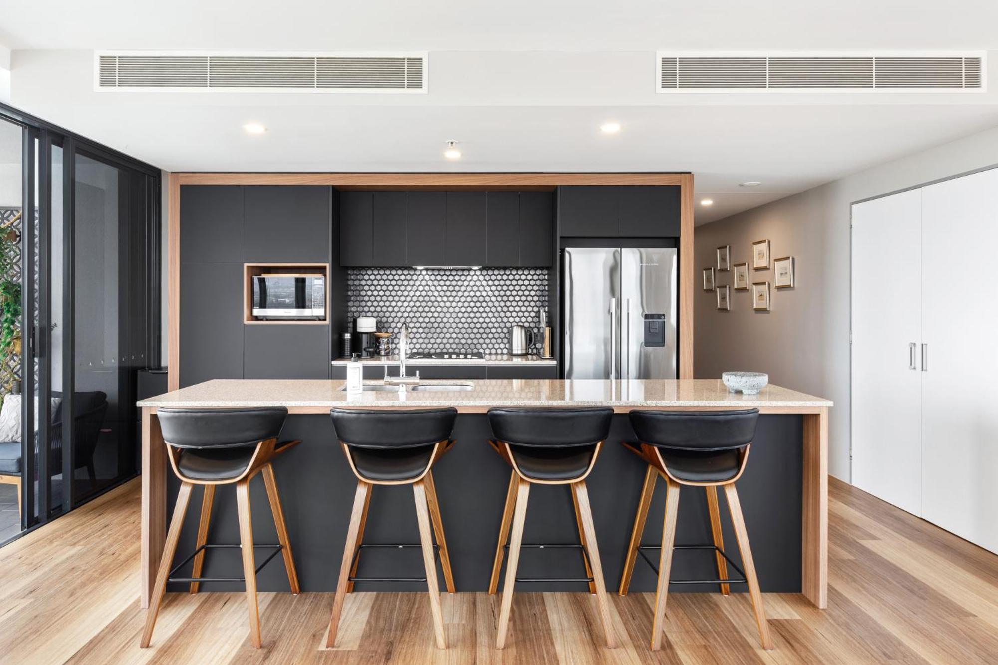 Stunning 180 Degree Views At Avalon Apartment *
