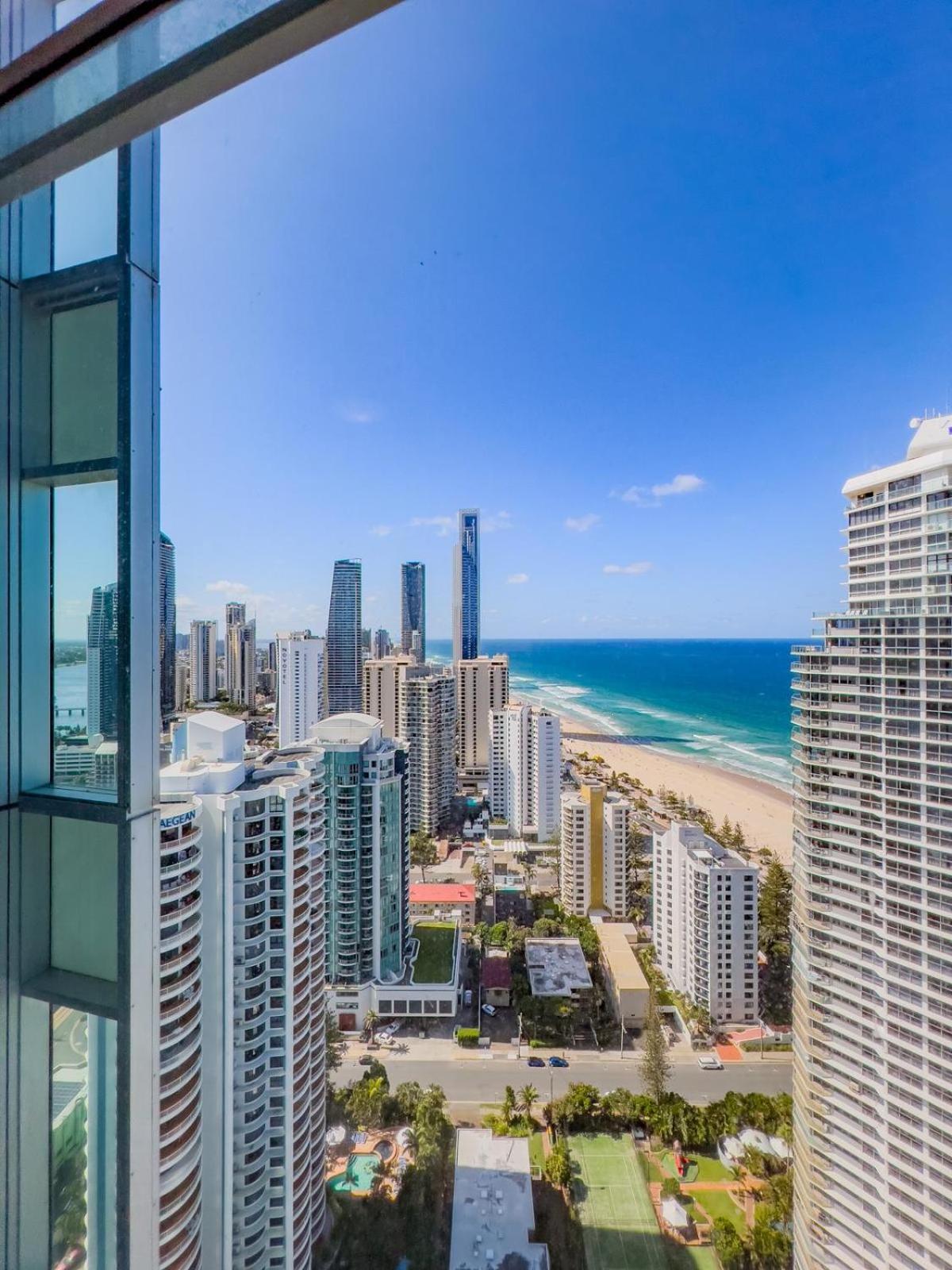 Apartment Iconic Q1 Level 35! *