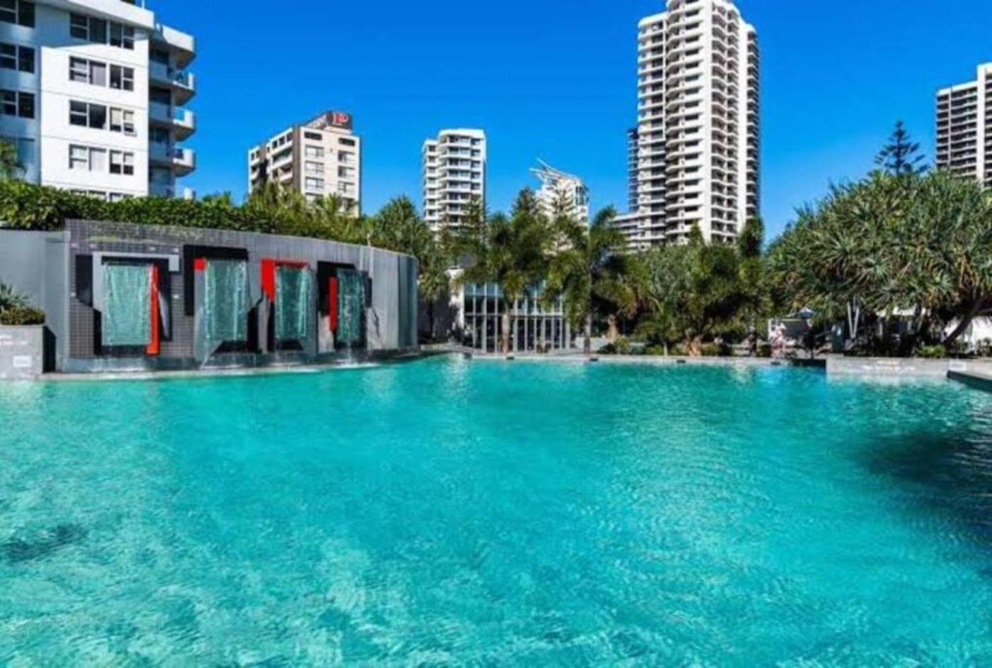 Iconic Q1 Level 35! Apartment *