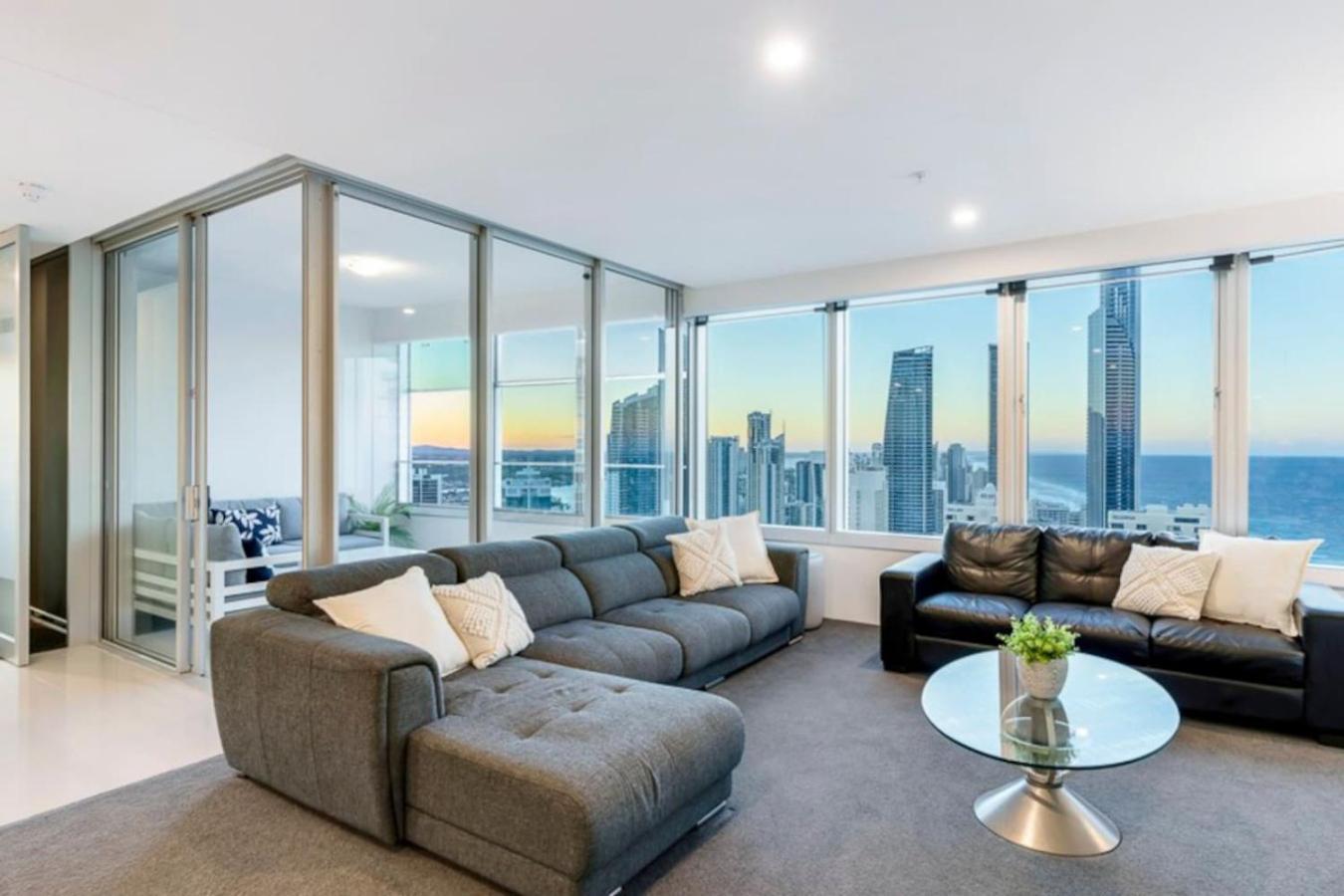 Serenity Getaway Your Away From Views Apartment