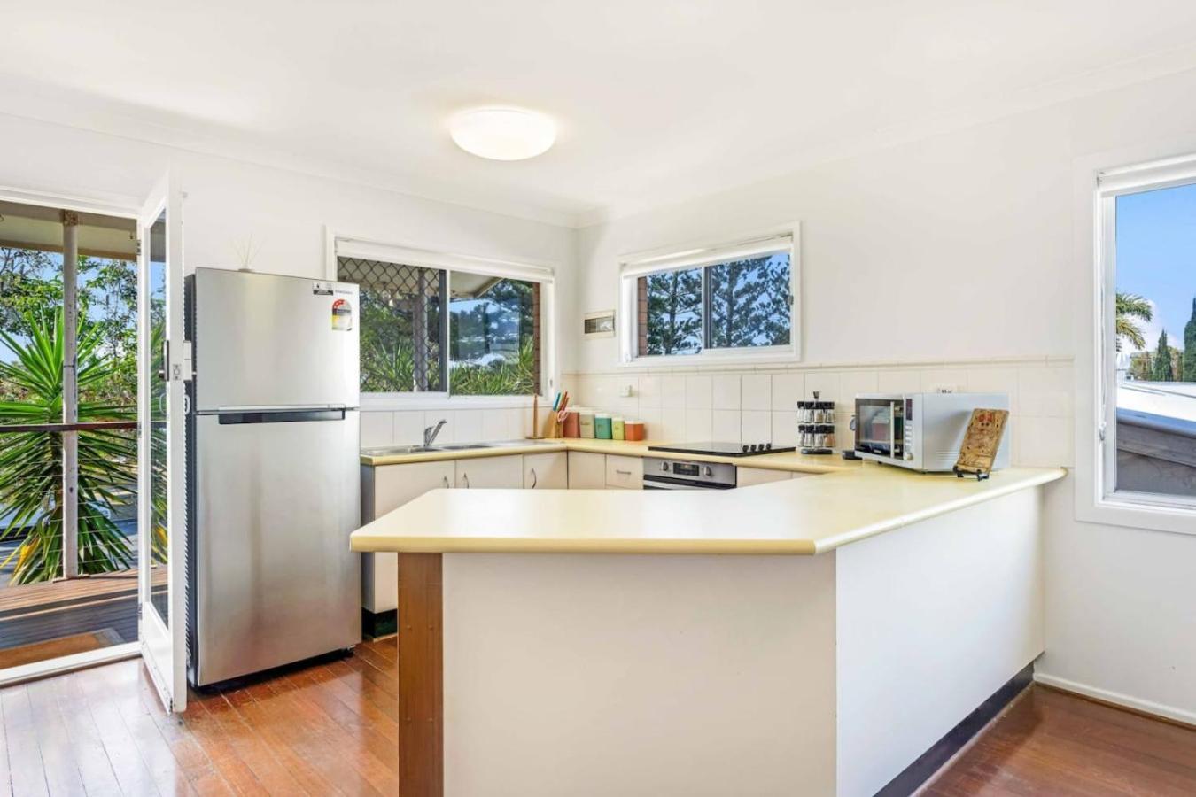 Tonys Getaway In Koala Park Amazing Views Apartment