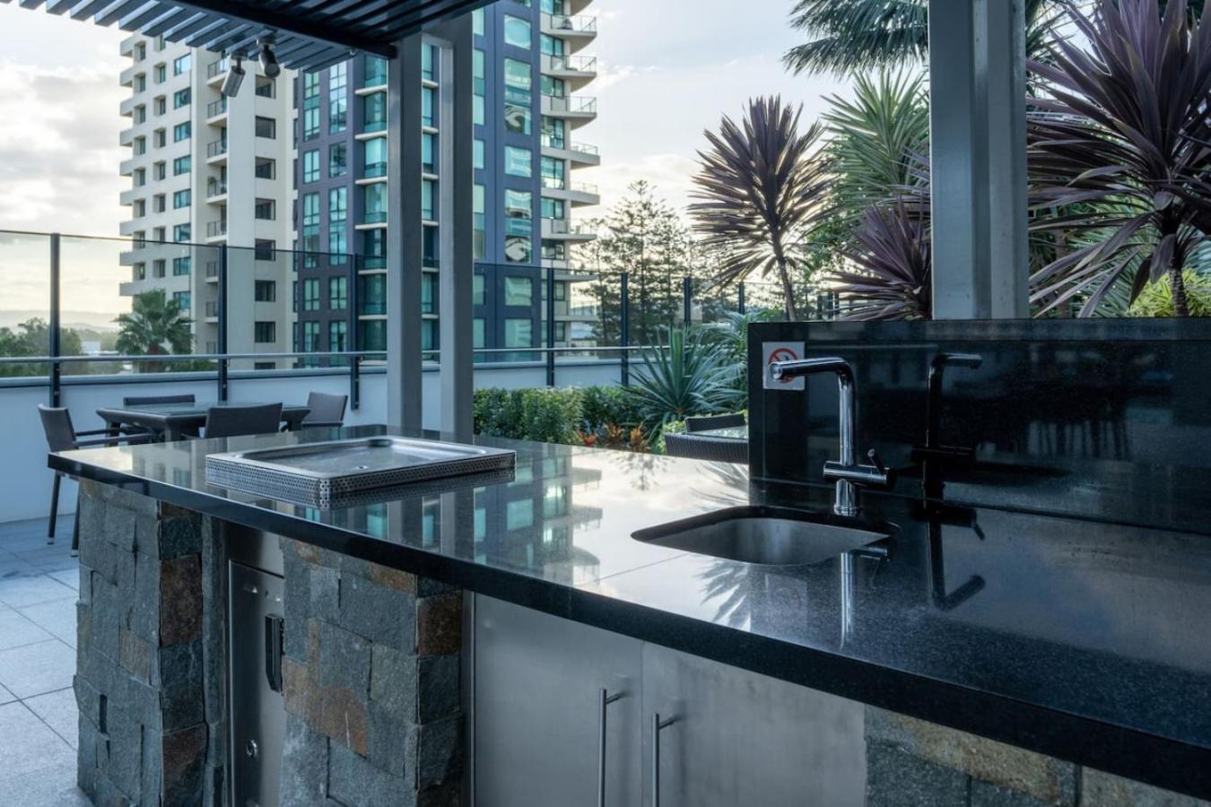 Oracle 2 - 2b In Broadbeach With Views Apartment *