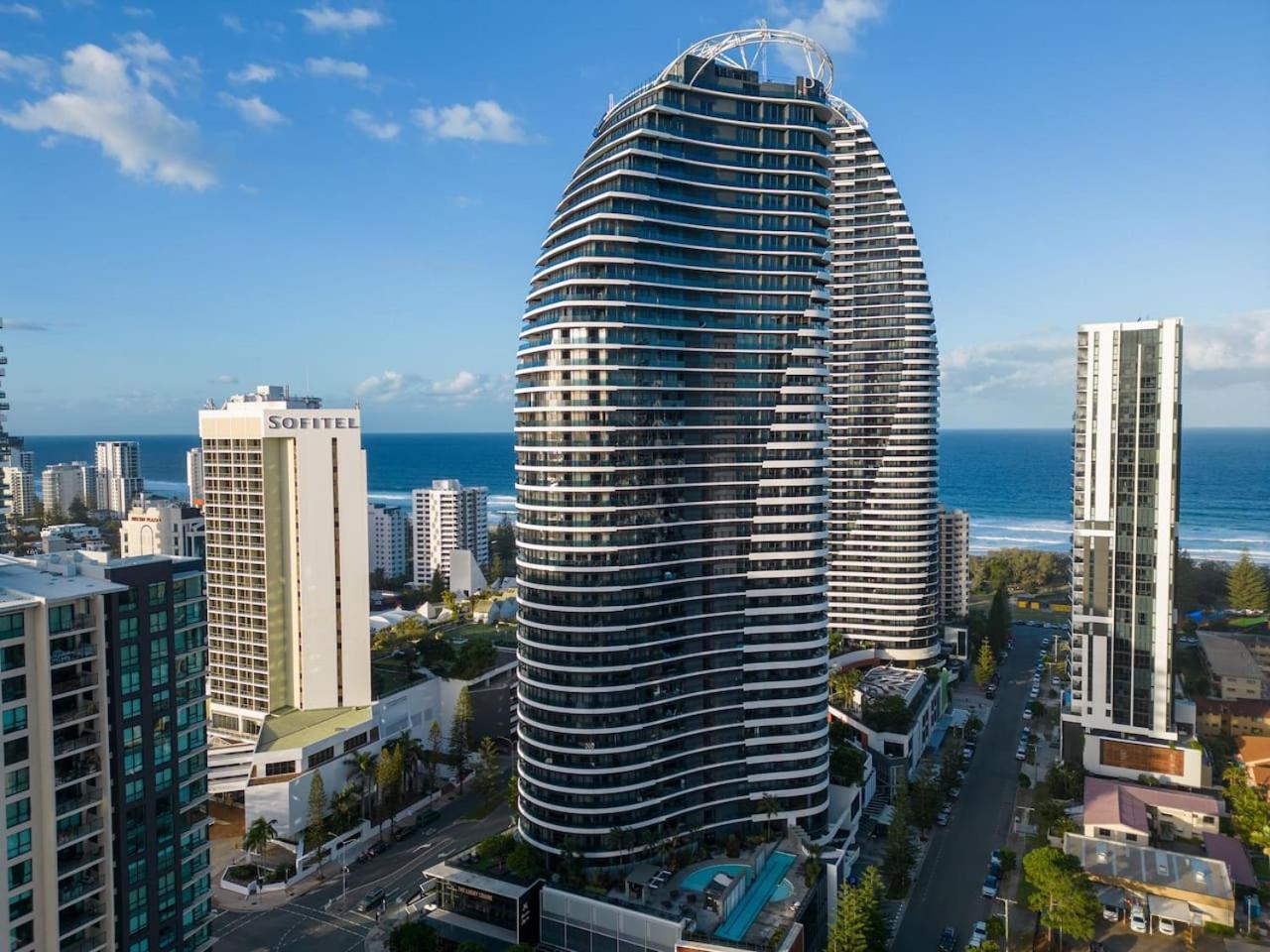 Oracle 2 - 2b In Broadbeach With Views