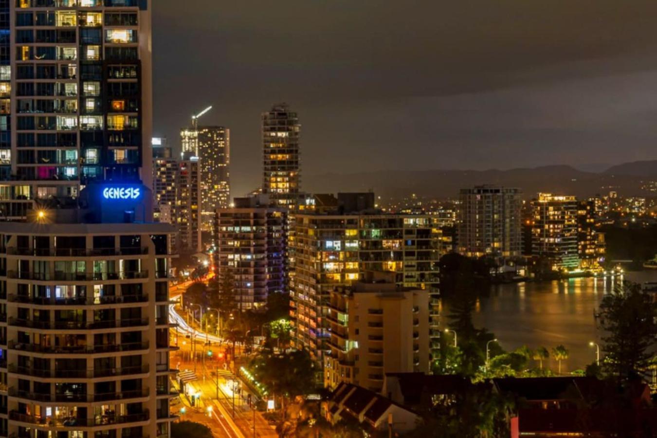 Apartment Sophias Place In Surfers With Stunning Views *