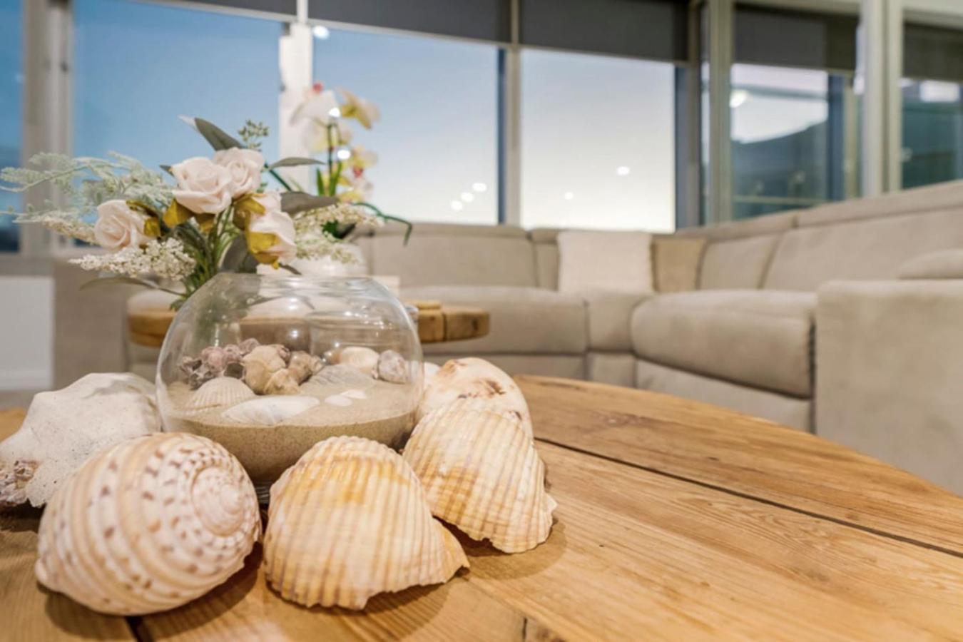 Sophias Place In Surfers With Stunning Views