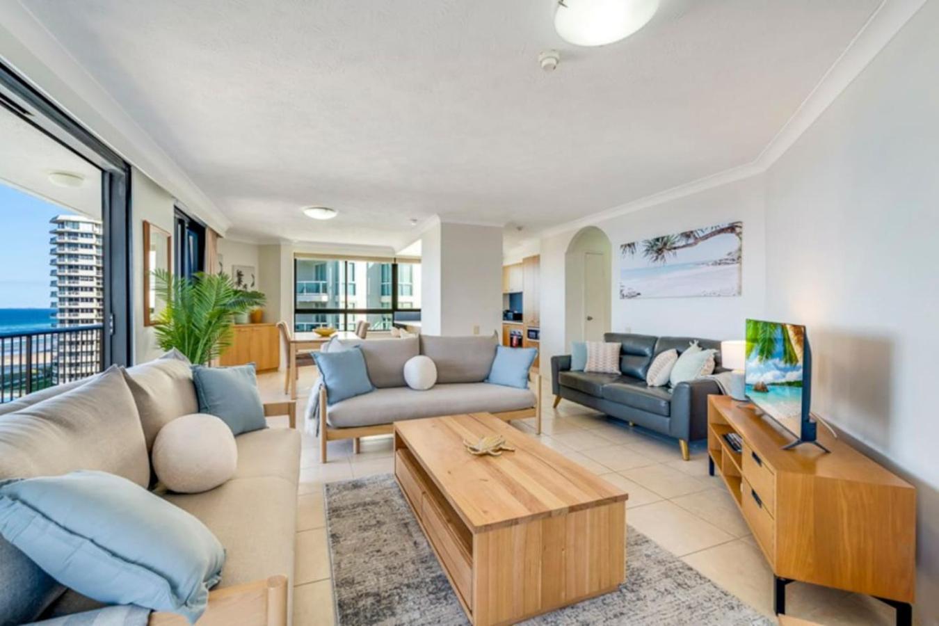 Carrington Getaway Ocean Views Wifi Parking Apartment Gold Coast