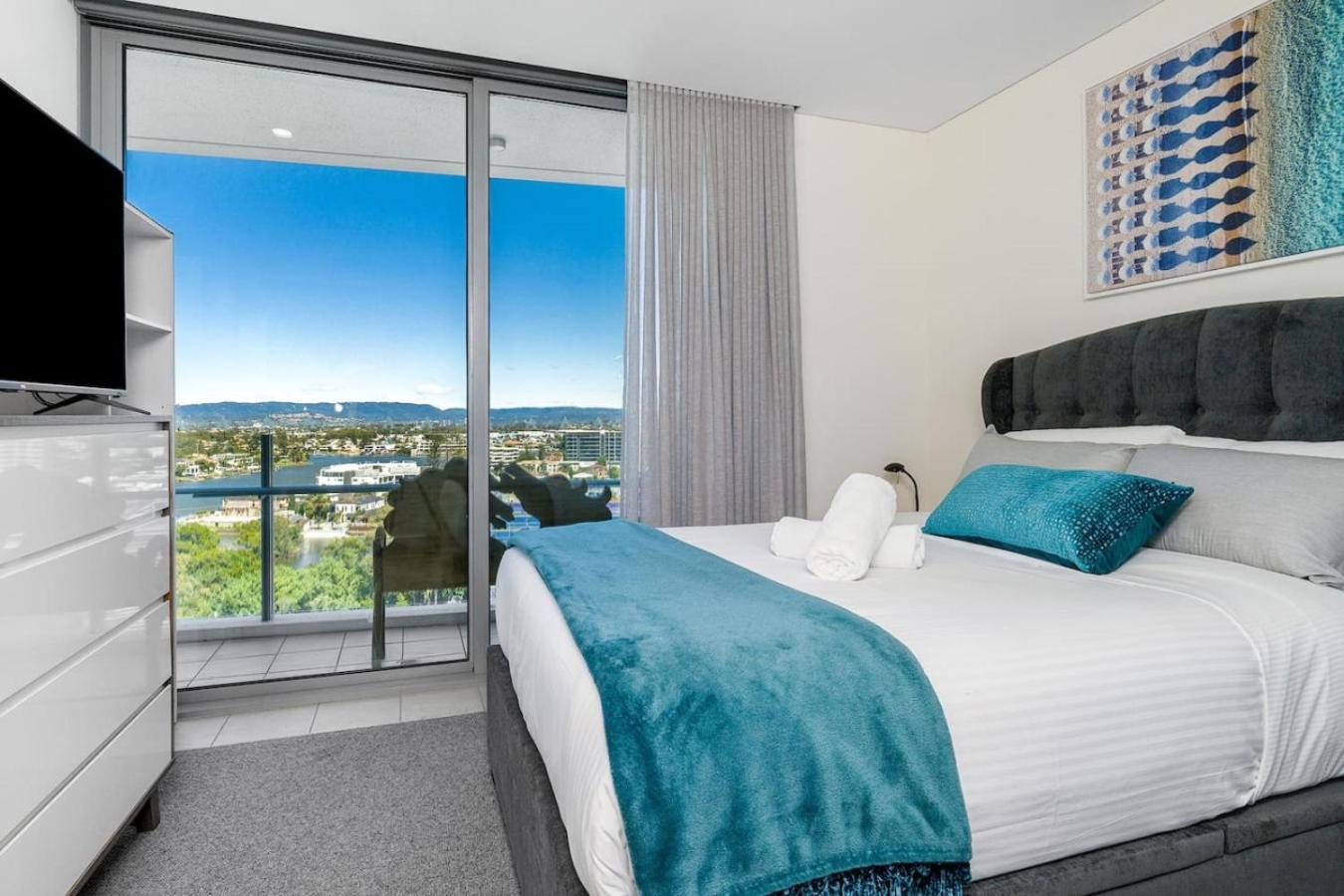 Lovely 1 Bed With Stunning Views Pool Gold Coast