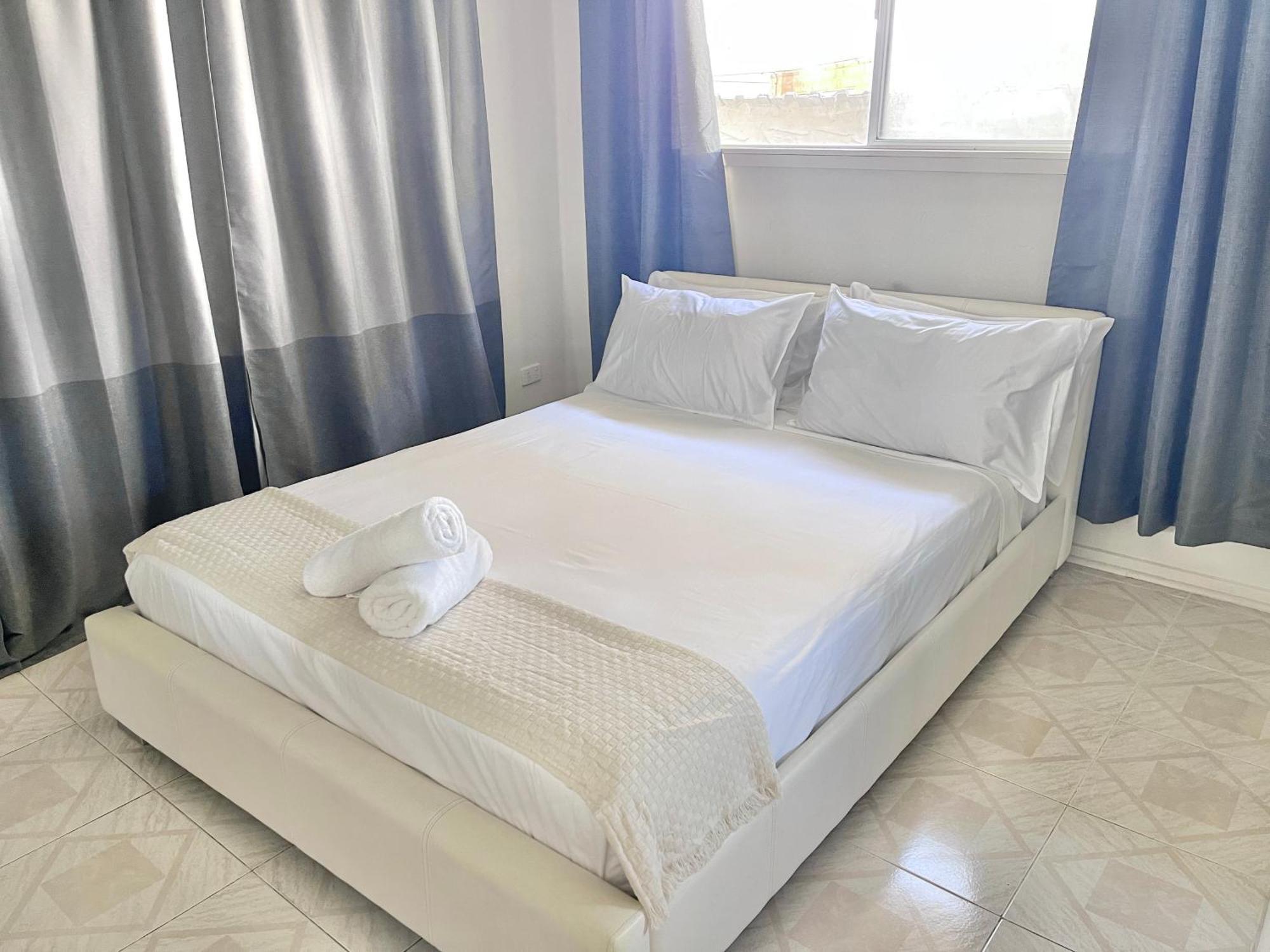 Charming Chevron Island Haven- Dog-friendly Retreat Right On Main River Villa Gold Coast