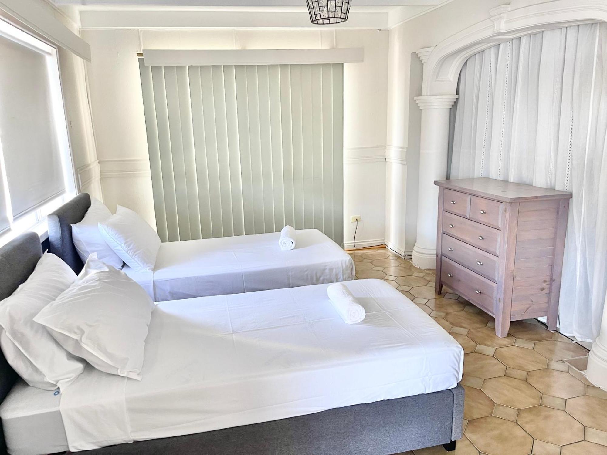 Charming Chevron Island Haven- Dog-friendly Retreat Right On Main River *