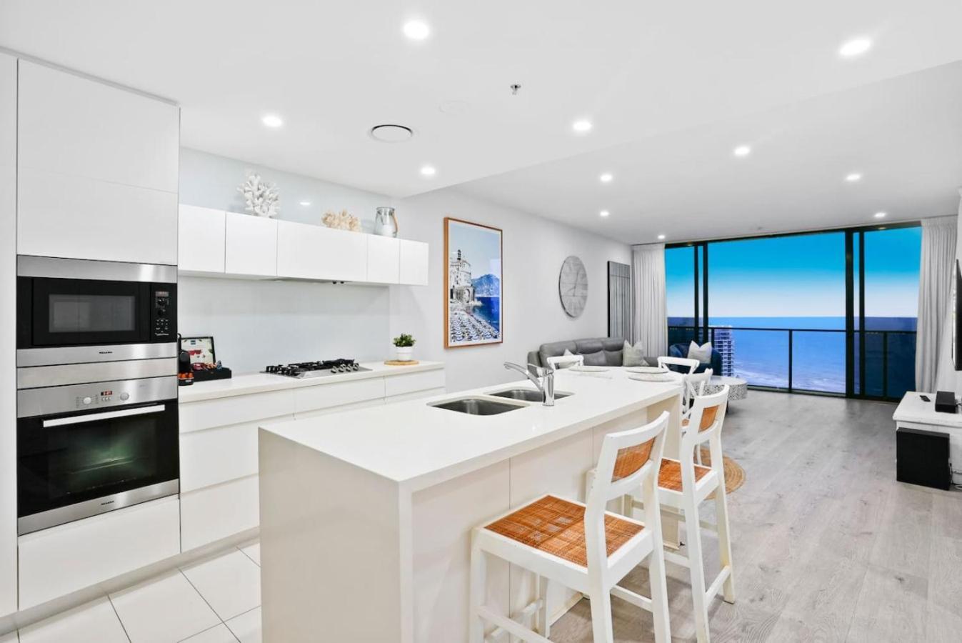 Oracle Tower 2 Luxury 33rd Flr Ocean Views Apartment *