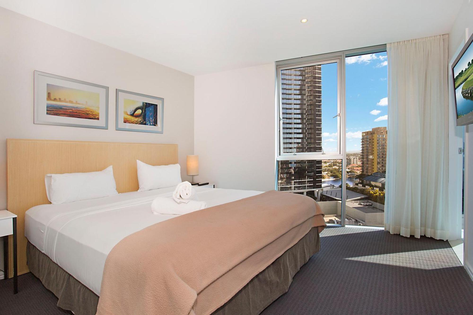 Apartment Number 1 H Residences - Wifi, Parking & By Holidays *