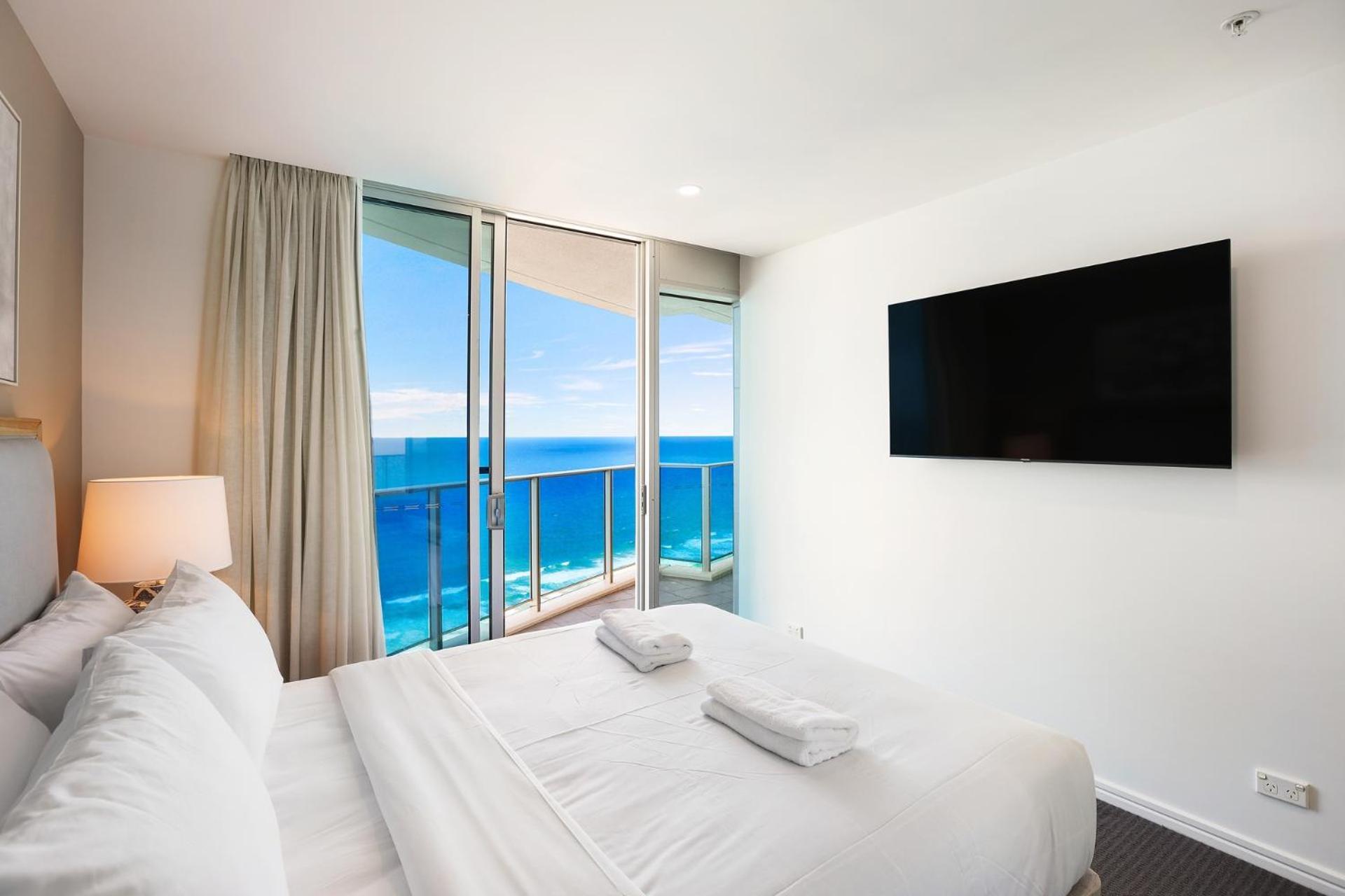 Number 1 H Residences - Wifi, Parking & By Holidays Apartment
