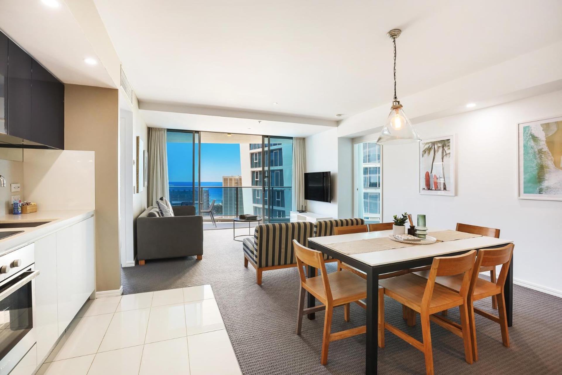 Number 1 H Residences - Wifi, Parking & By Holidays