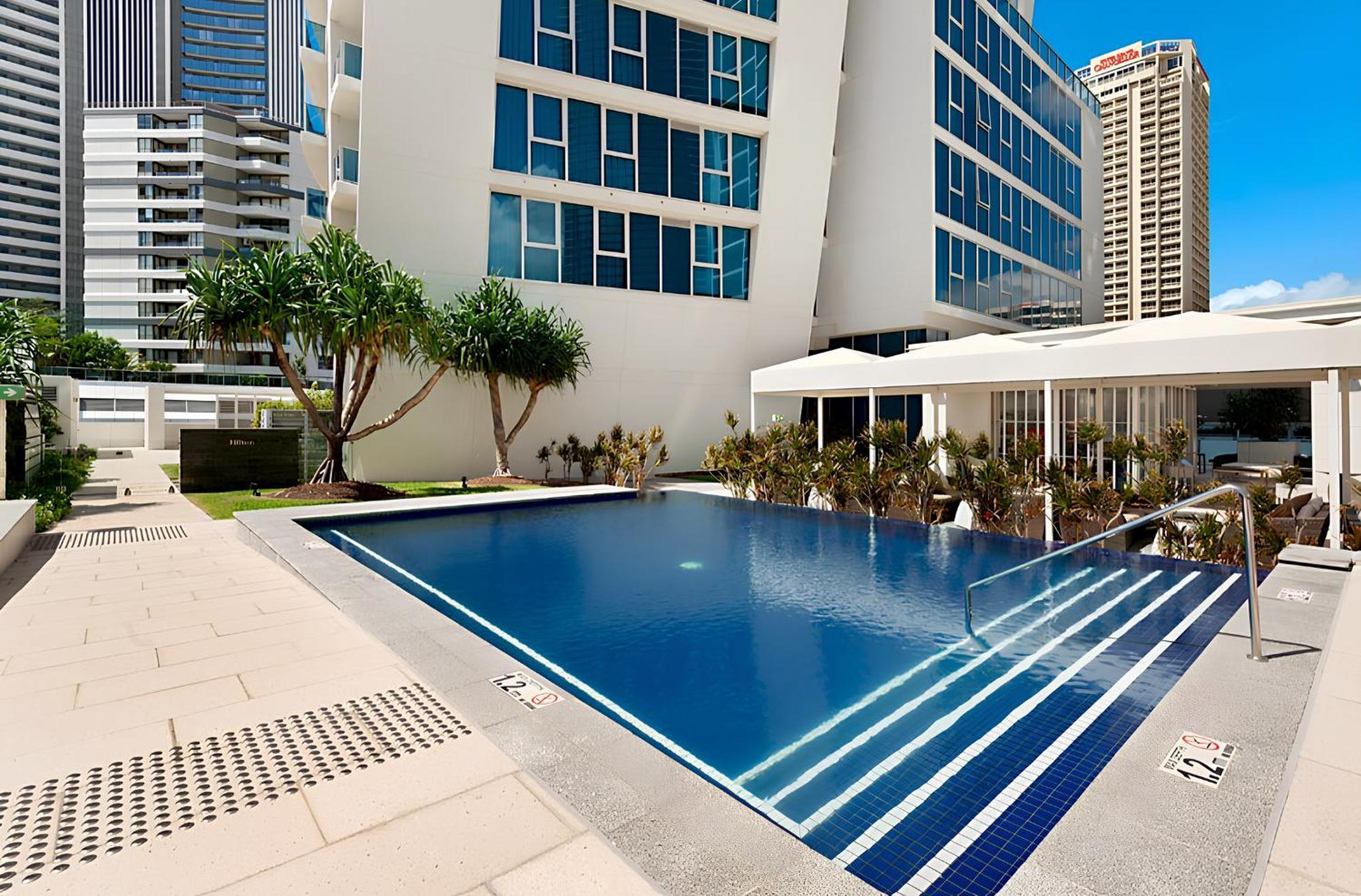 Apartment Number 1 H Residences - Wifi, Parking & By Holidays Gold Coast