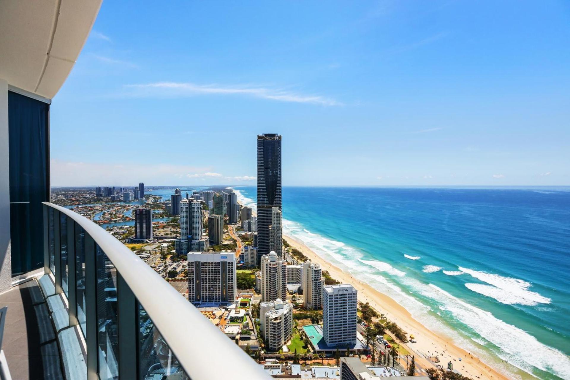 Number 1 H Residences - Wifi, Parking & By Holidays Gold Coast
