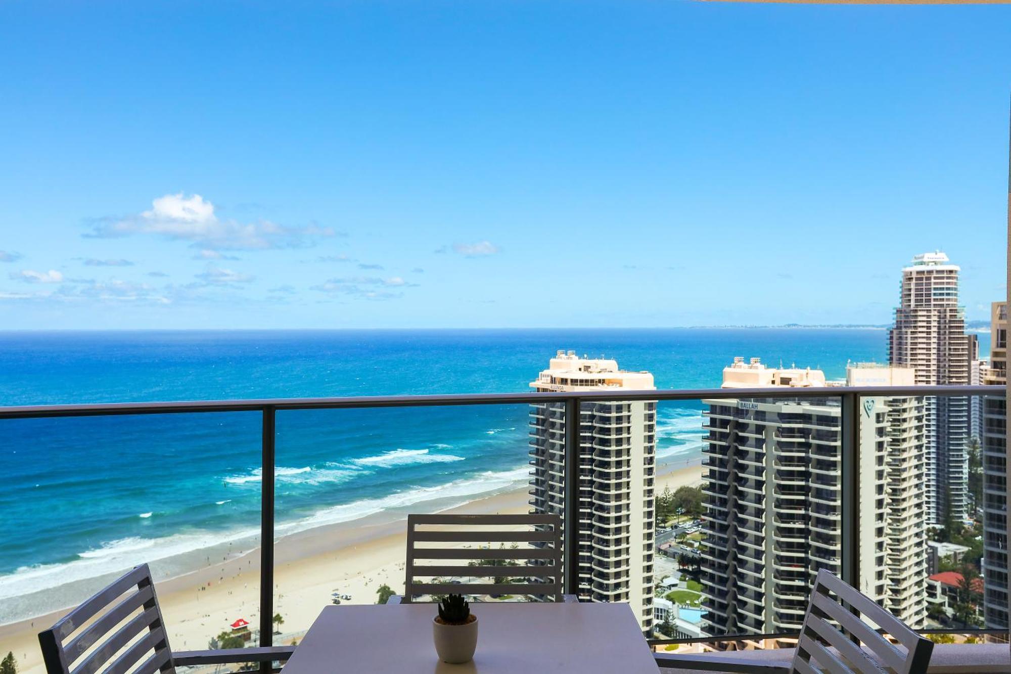 Number 1 H Residences - Wifi, Parking & By Holidays Apartment Gold Coast