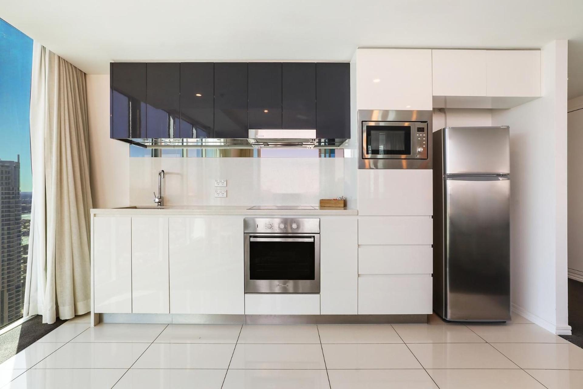 Number 1 H Residences - Wifi, Parking & By Holidays Apartment *