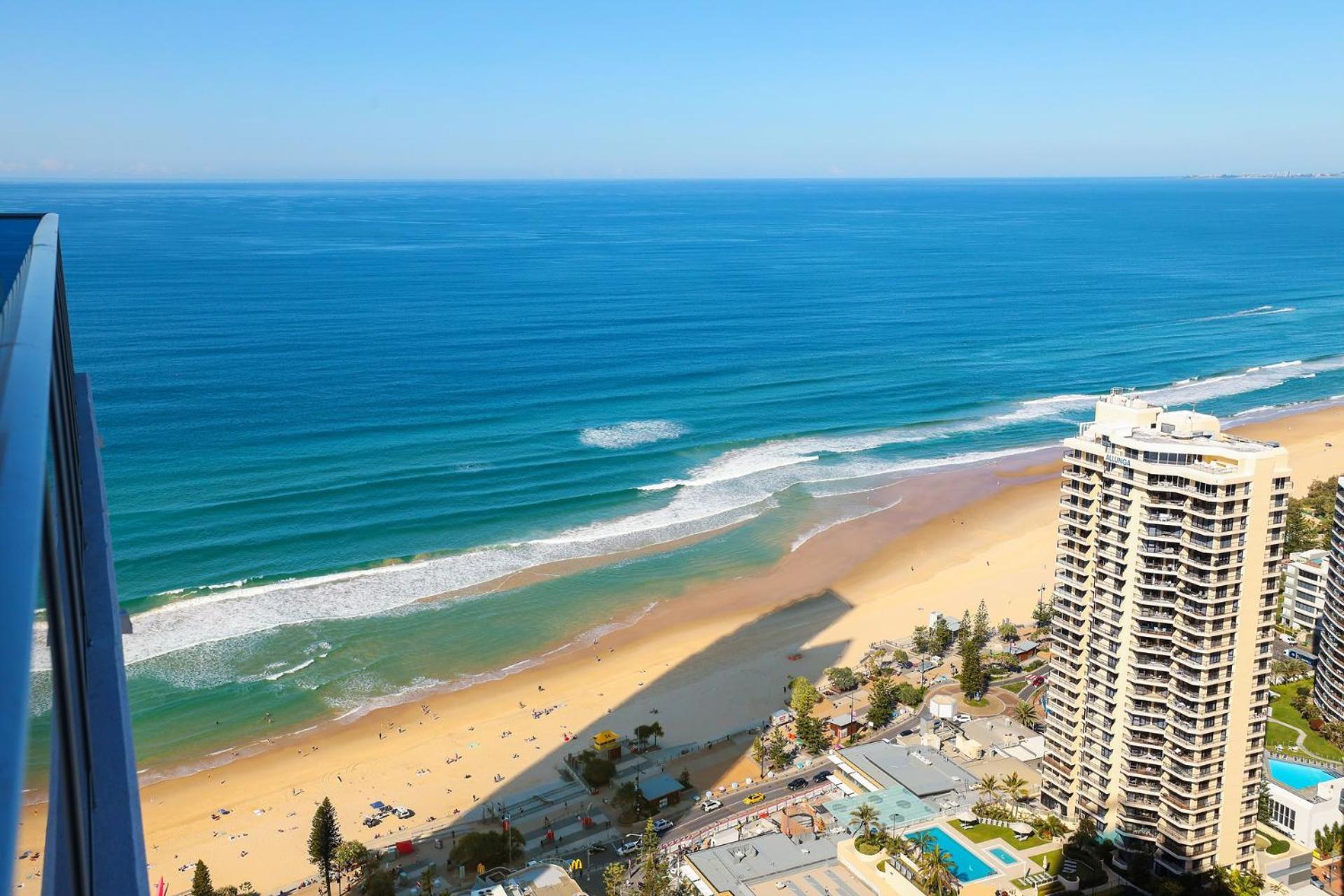 Number 1 H Residences - Wifi, Parking & By Holidays