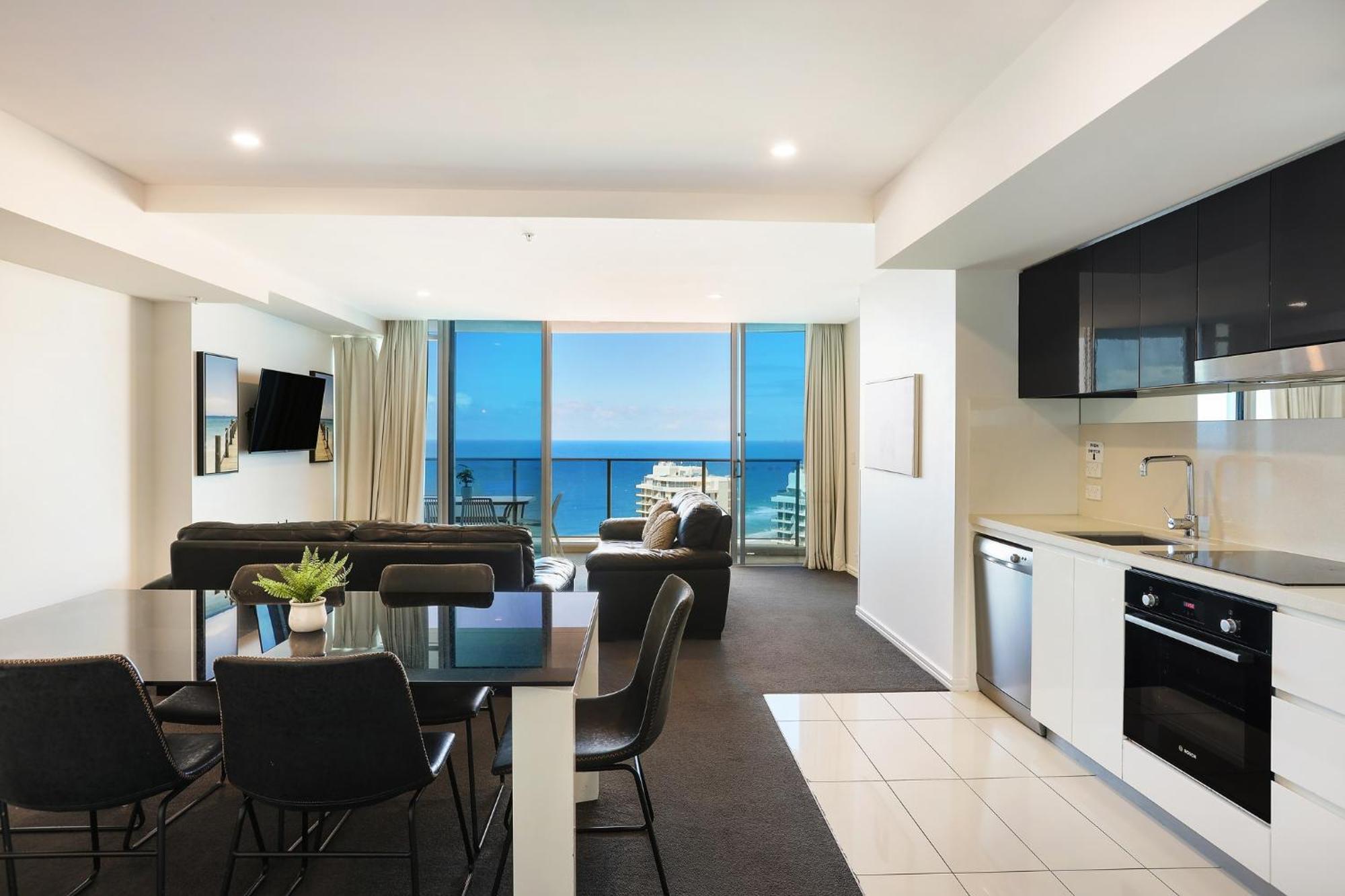 Apartment Number 1 H Residences - Wifi, Parking & By Holidays Gold Coast