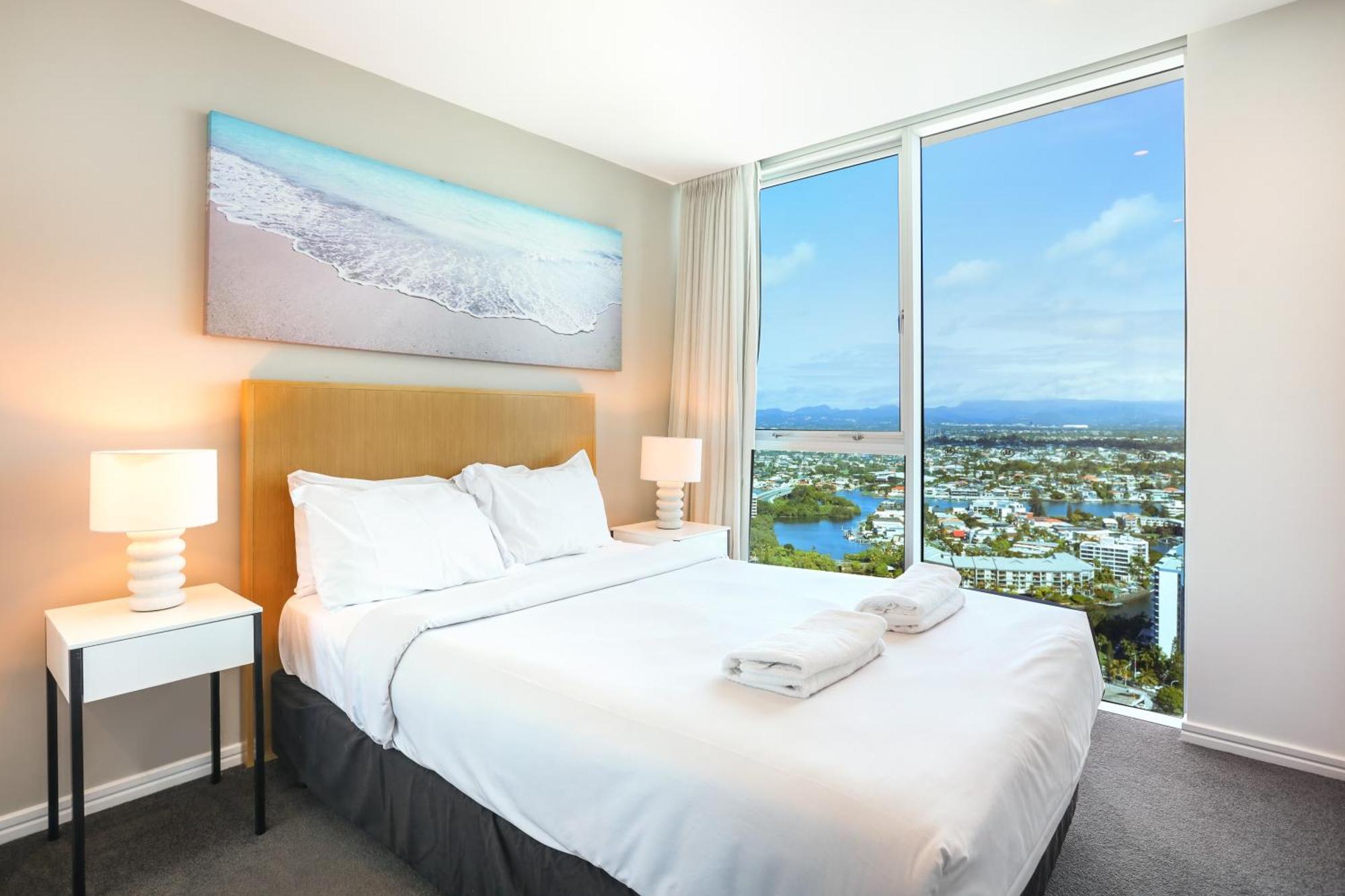 Apartment Number 1 H Residences - Wifi, Parking & By Holidays *