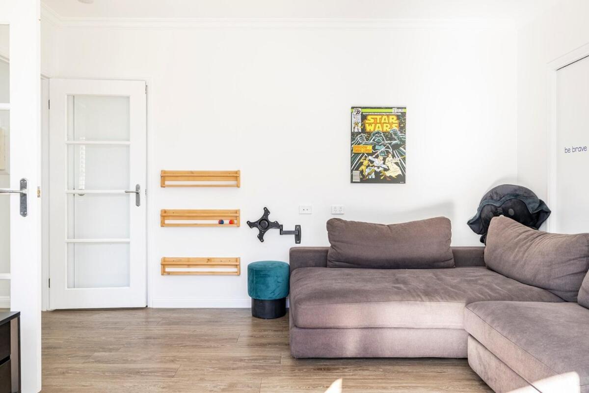 Holiday home Chic Coastal Waterside Stunner! *