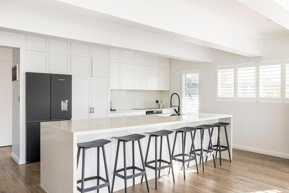 Chic Coastal Waterside Stunner! Holiday home