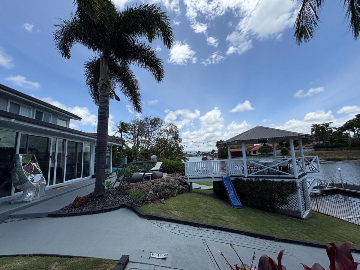 Holiday home Chic Coastal Waterside Stunner!
