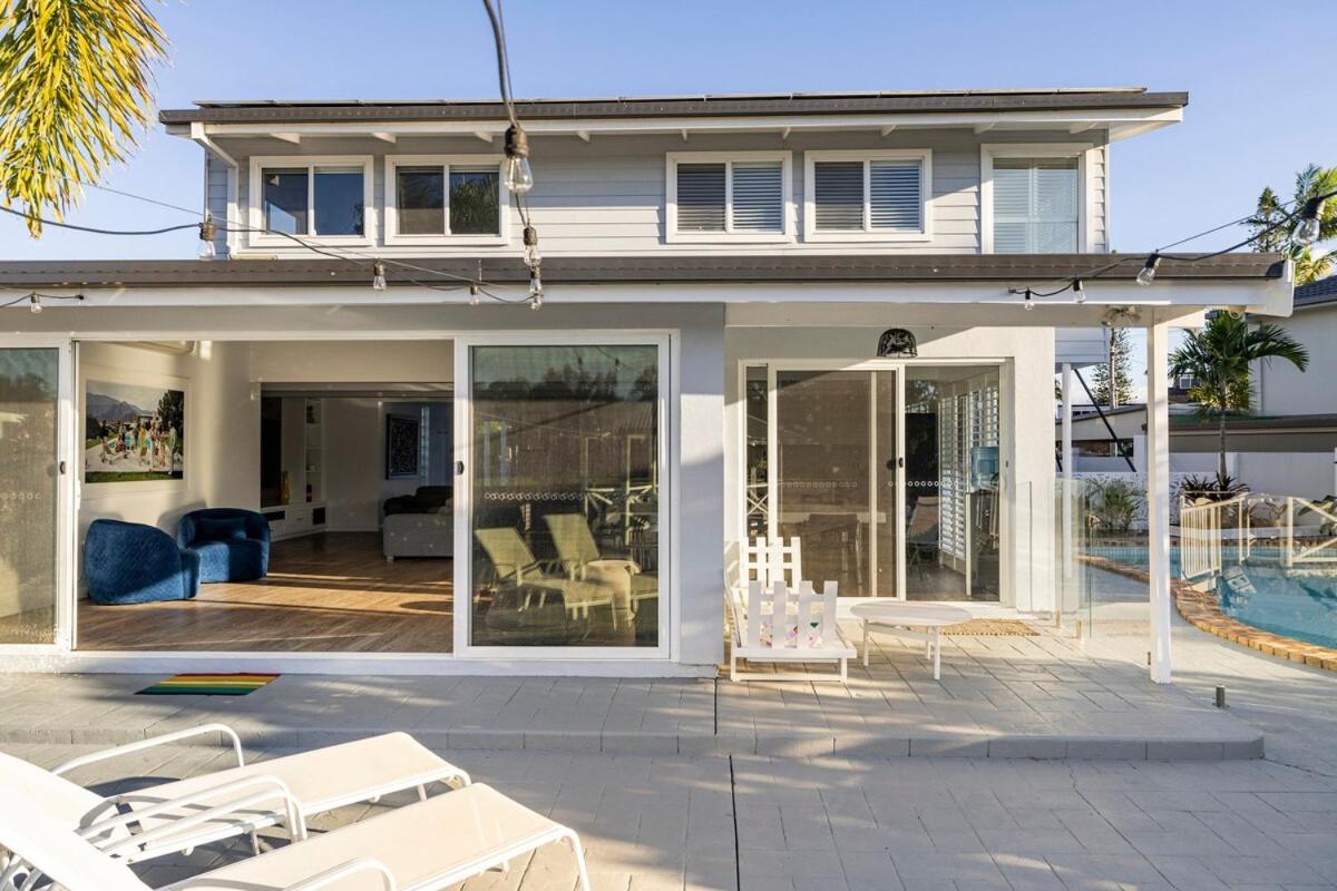 Holiday home Chic Coastal Waterside Stunner!