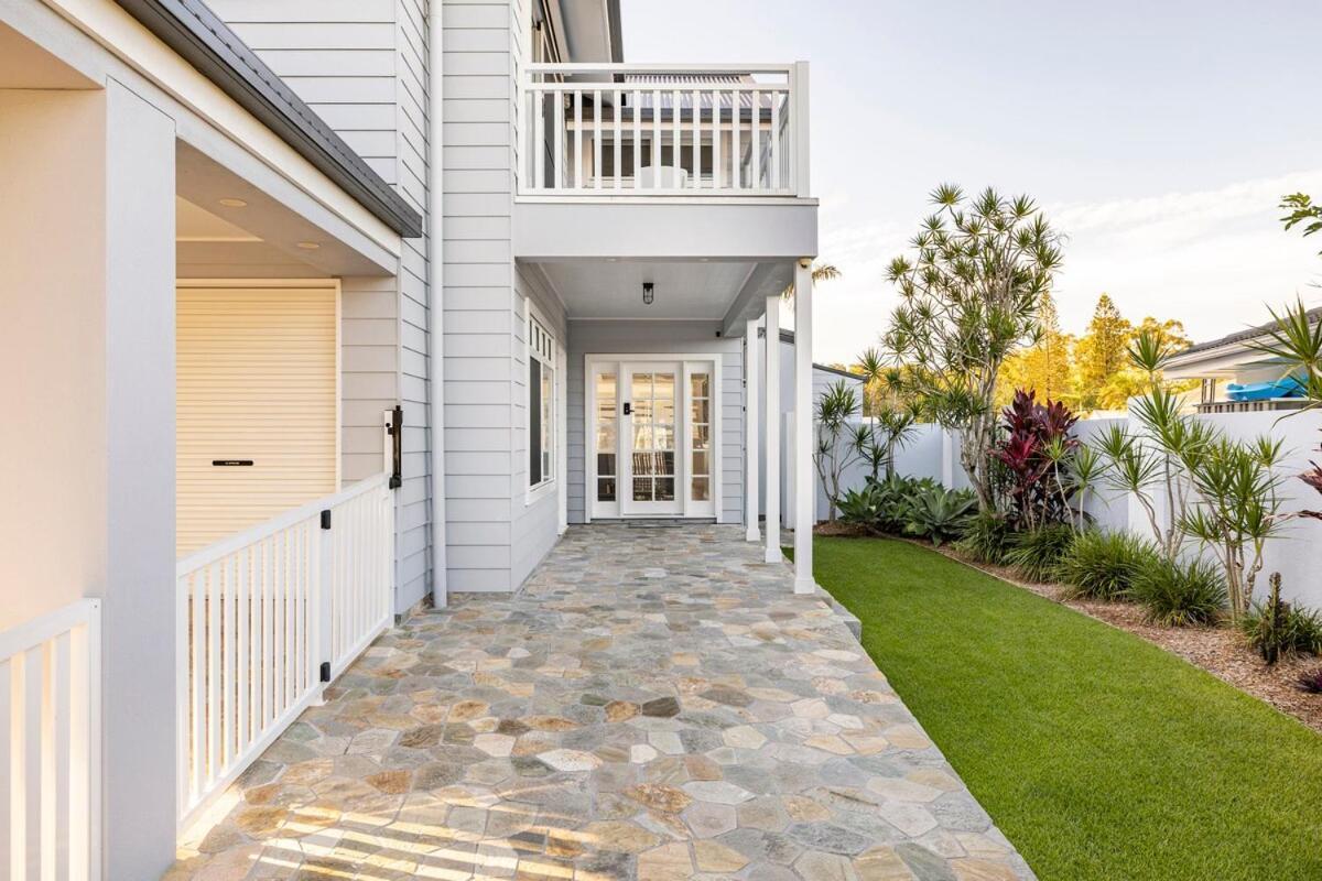 Holiday home Chic Coastal Waterside Stunner! *