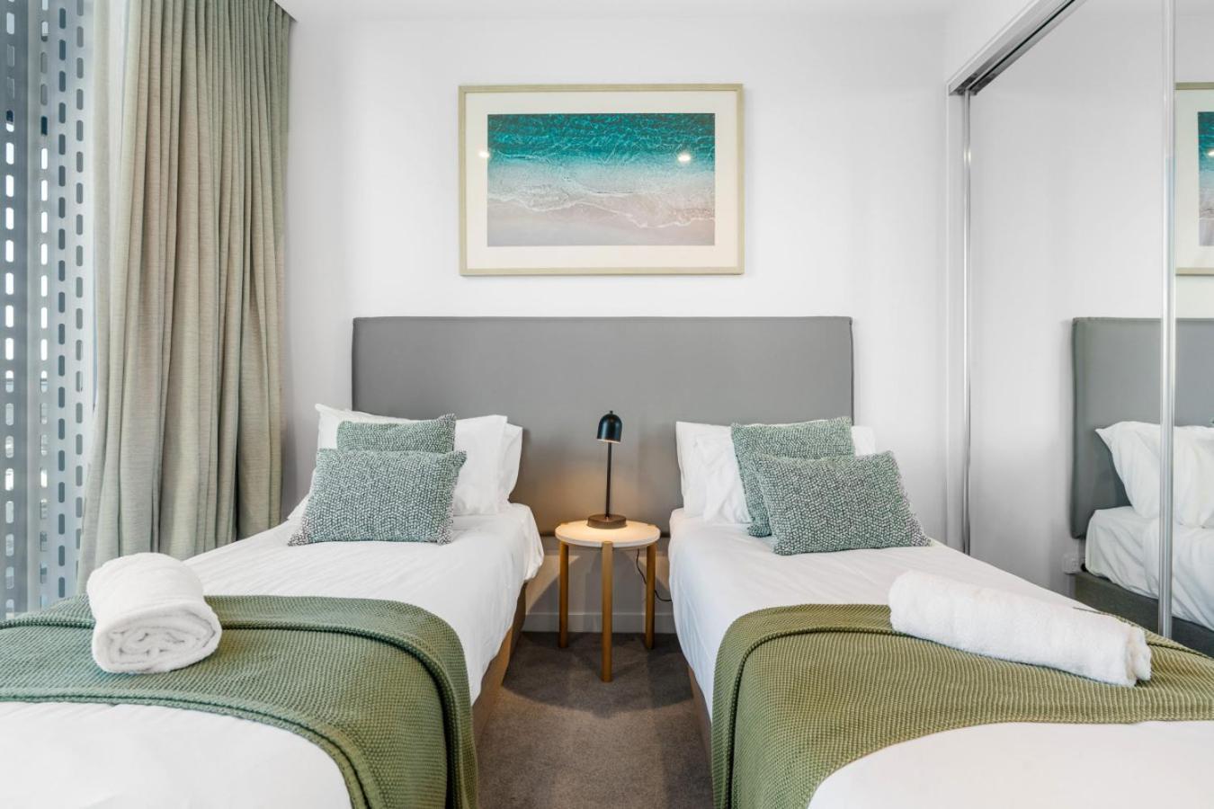 The Vista Coastline View 2br Unit In Signature Broadbeach With Parking And Pool Apartment Gold Coast