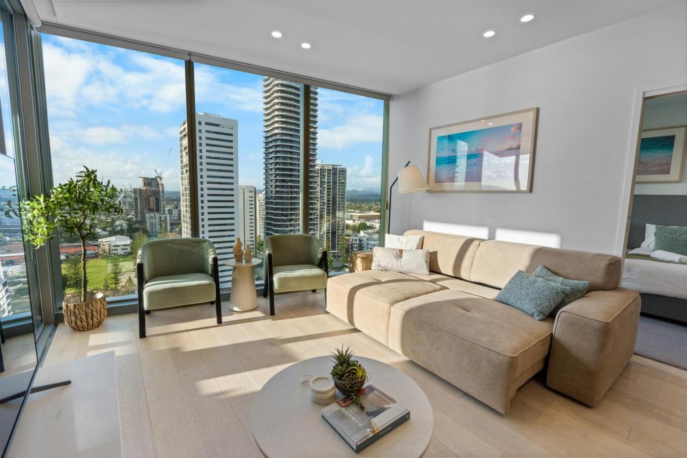 Apartment The Vista Coastline View 2br Unit In Signature Broadbeach With Parking And Pool *