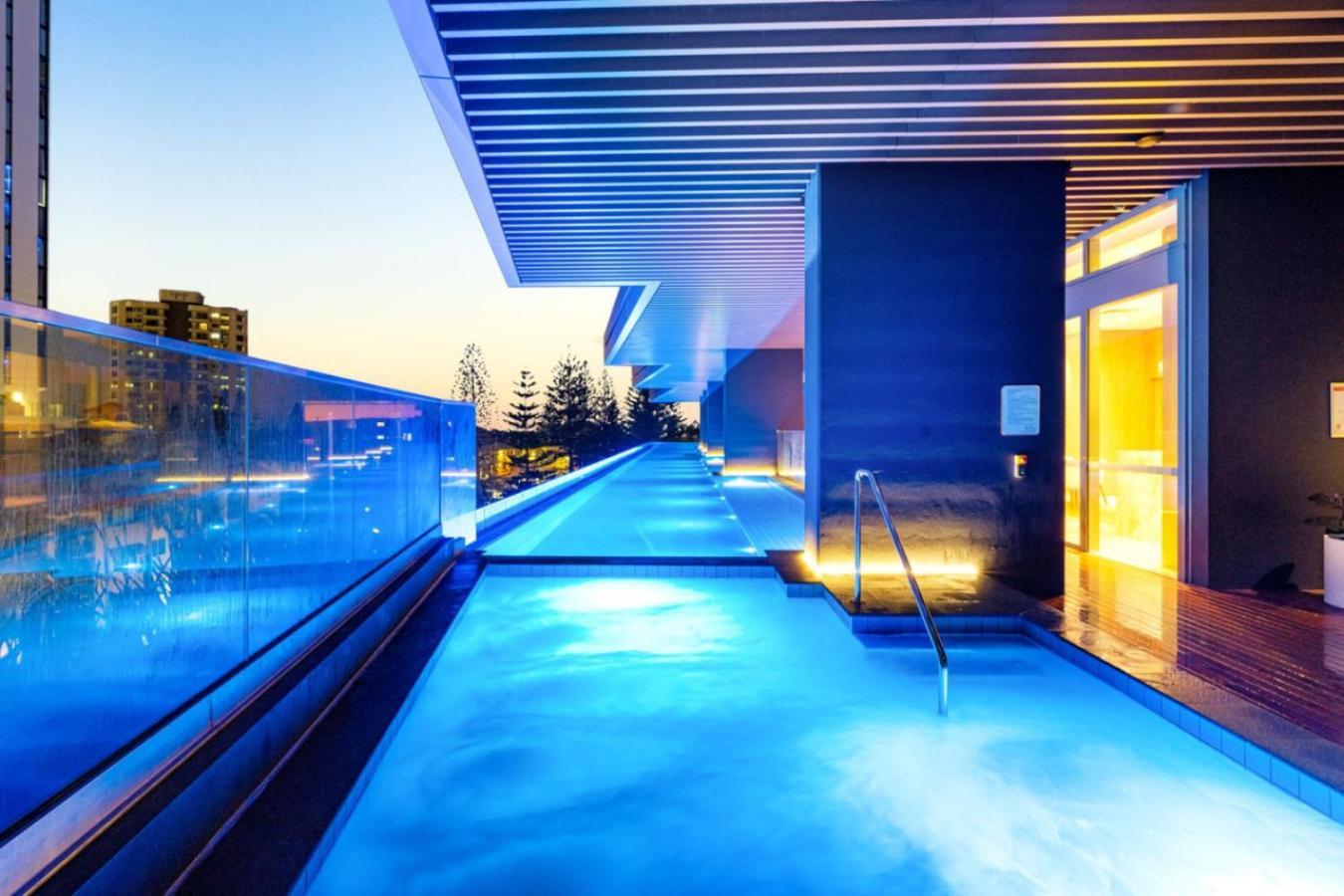 The Vista Coastline View 2br Unit In Signature Broadbeach With Parking And Pool Gold Coast