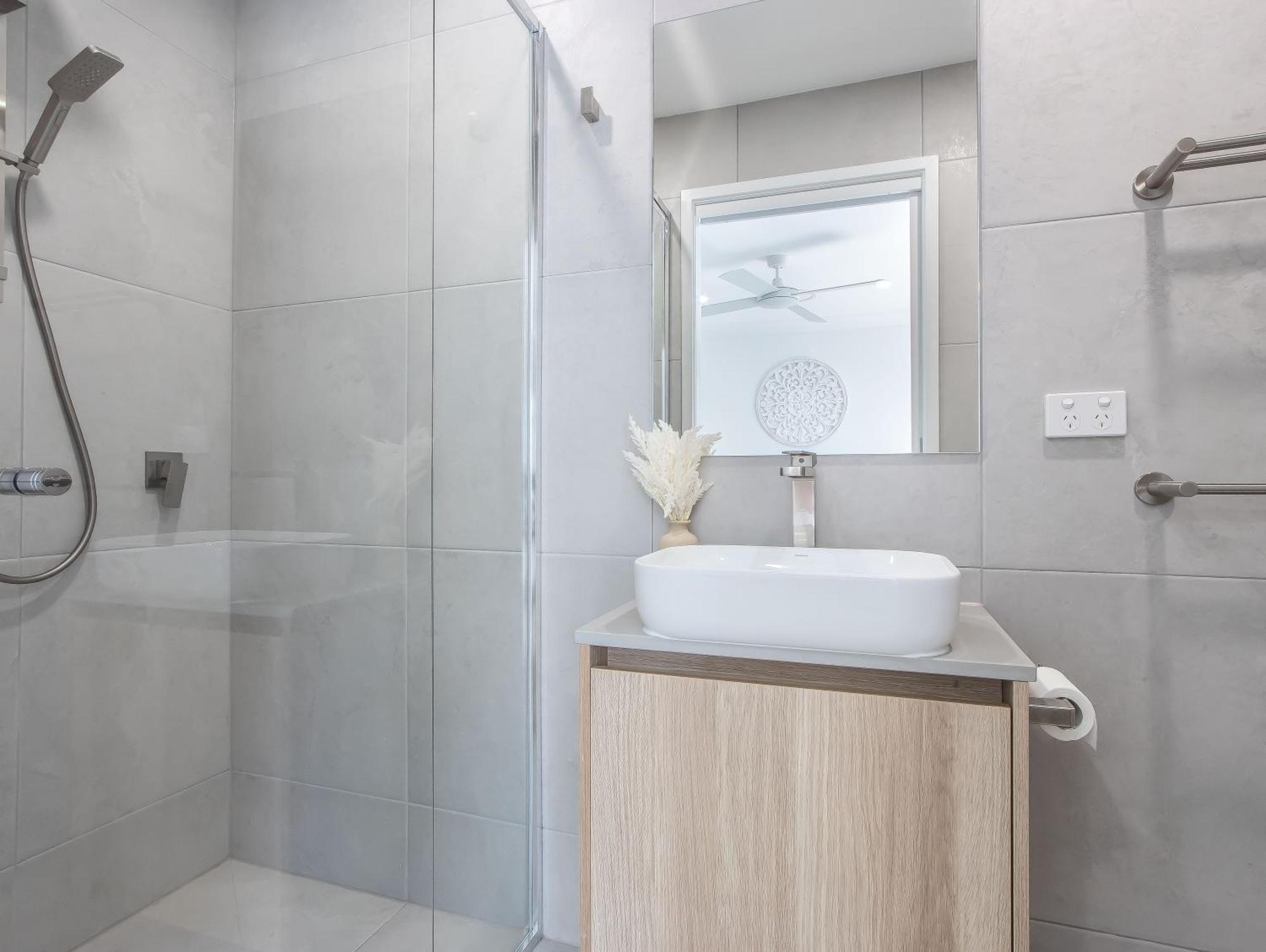 The Laneway By Burleigh Letting Company *