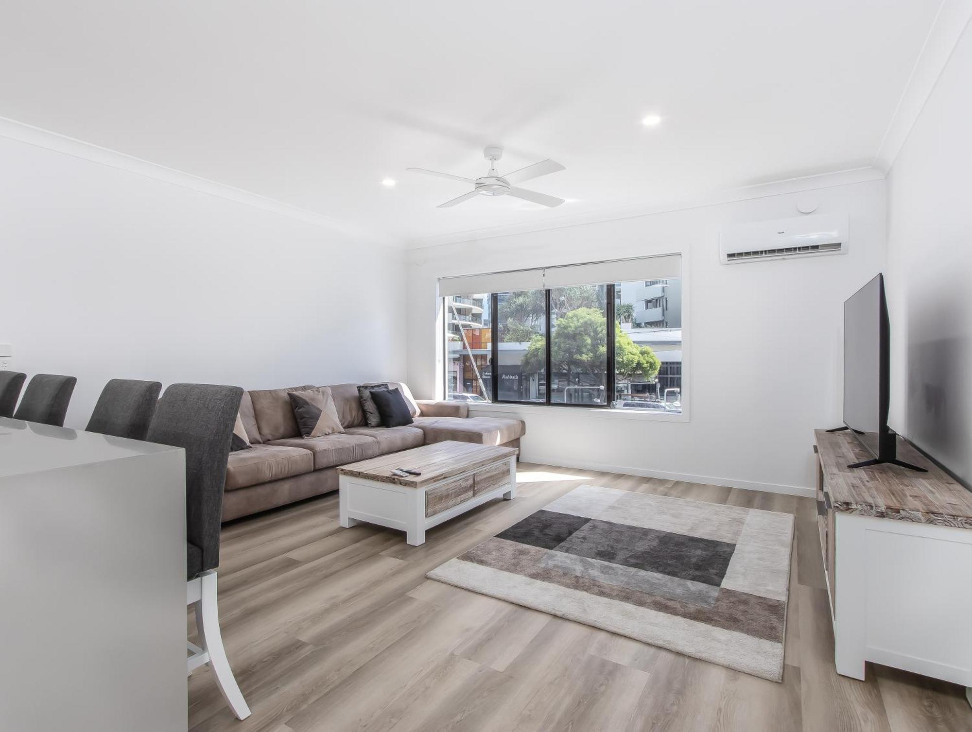 Apartment The Laneway By Burleigh Letting Company *