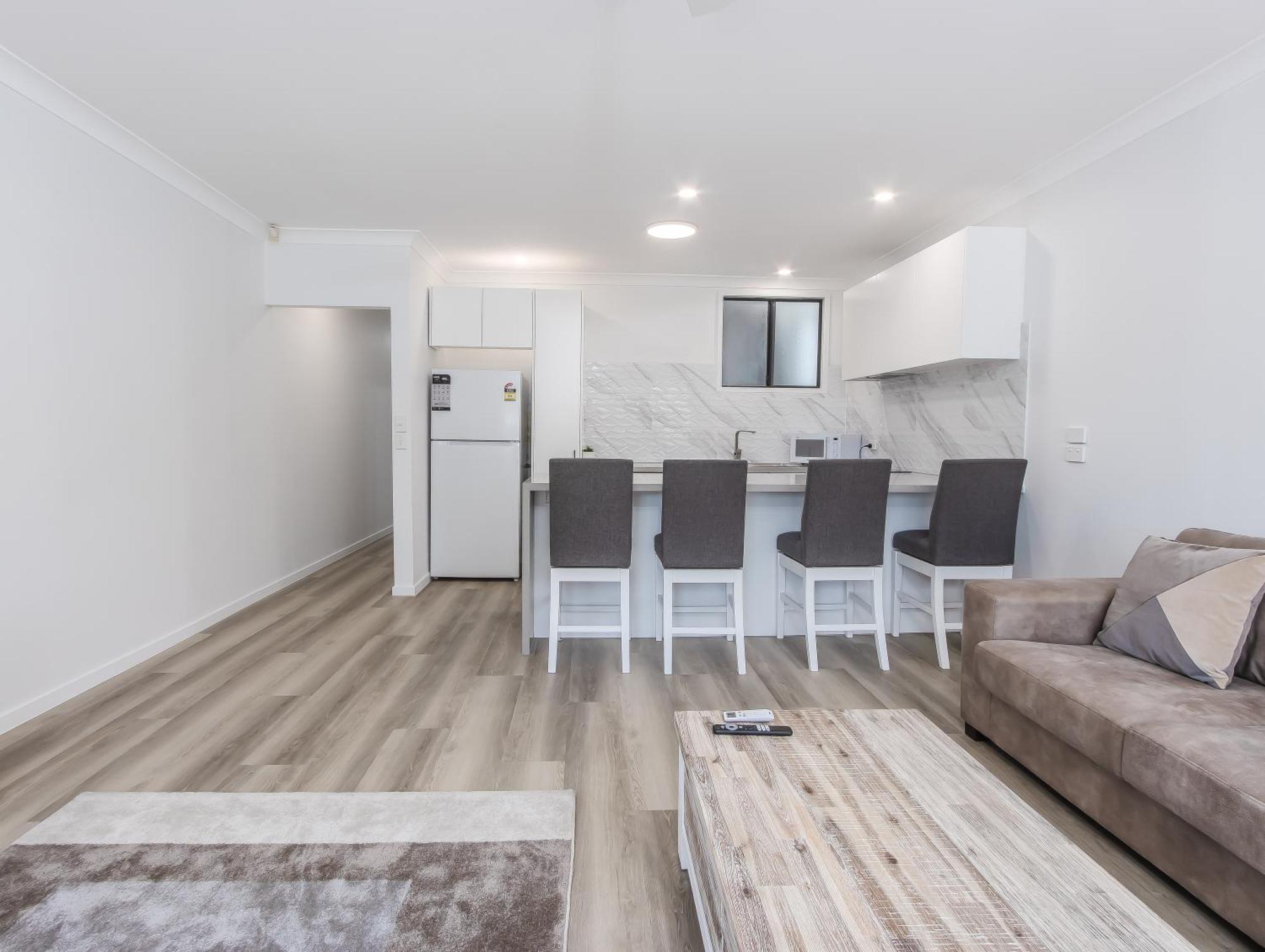The Laneway By Burleigh Letting Company Apartment *
