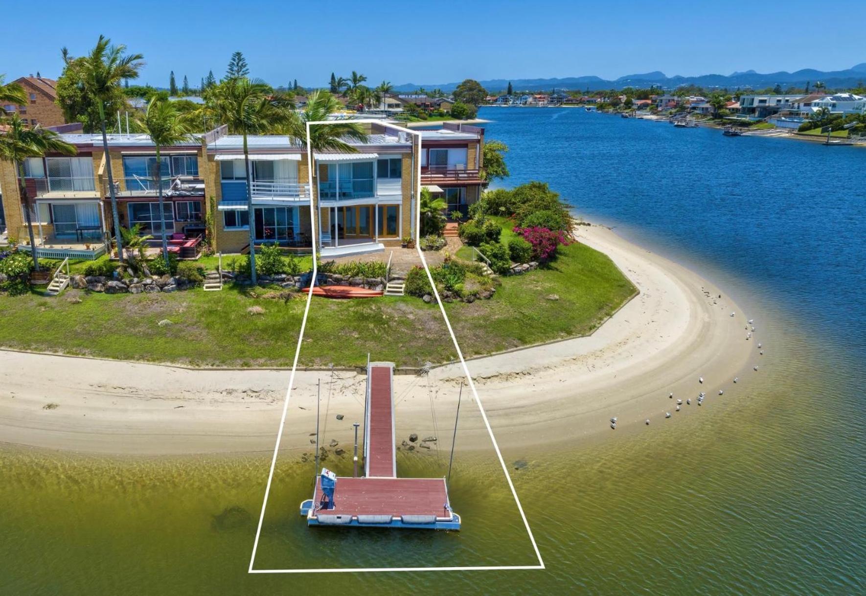 Aquila - Mermaid Waters Gold Coast