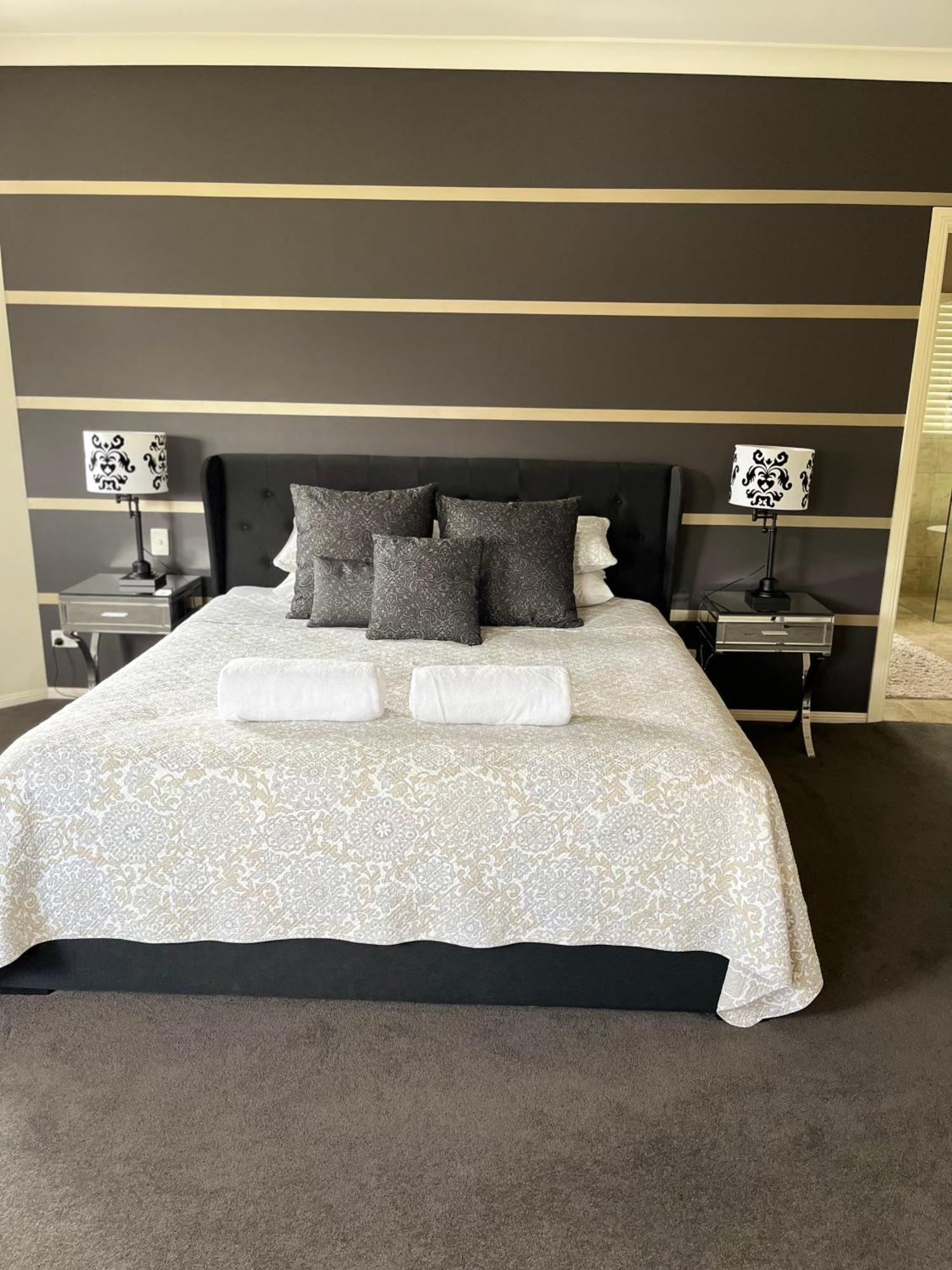 Holiday home Broadbeach Waterfront - Winner!