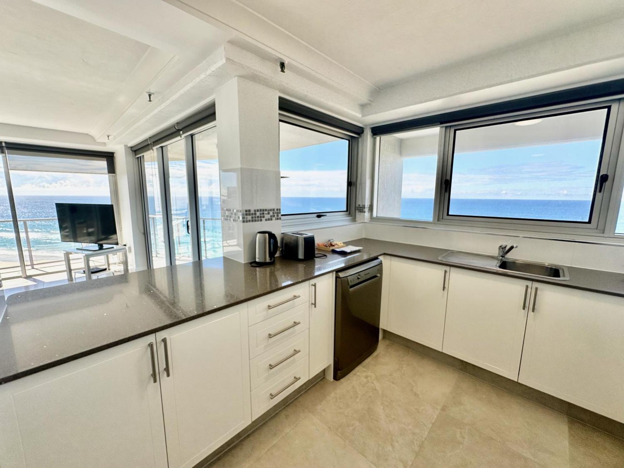 Apartment Beachfront Talisman 22nd Floor, Ocean Views *