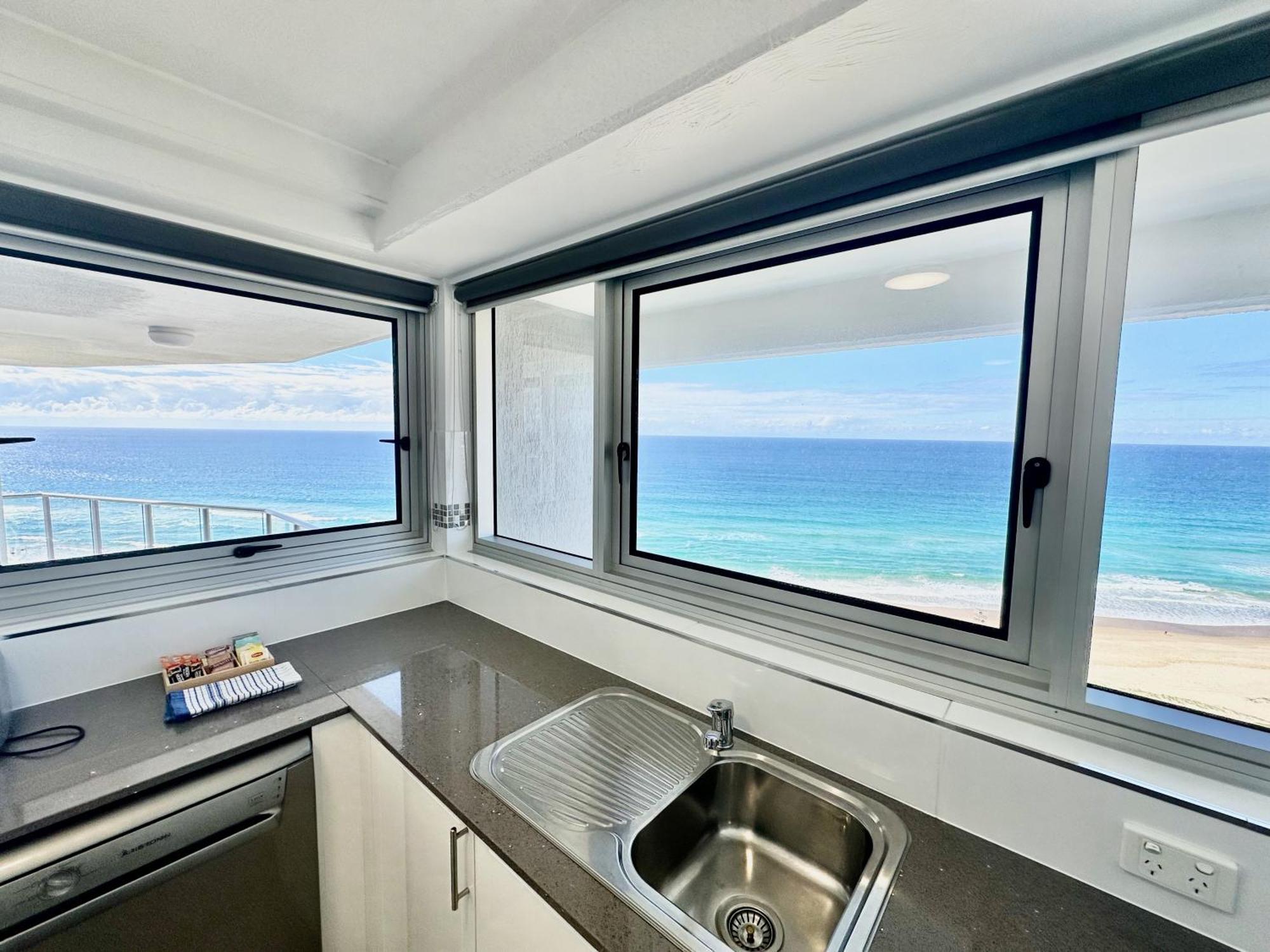 Beachfront Talisman 22nd Floor, Ocean Views *