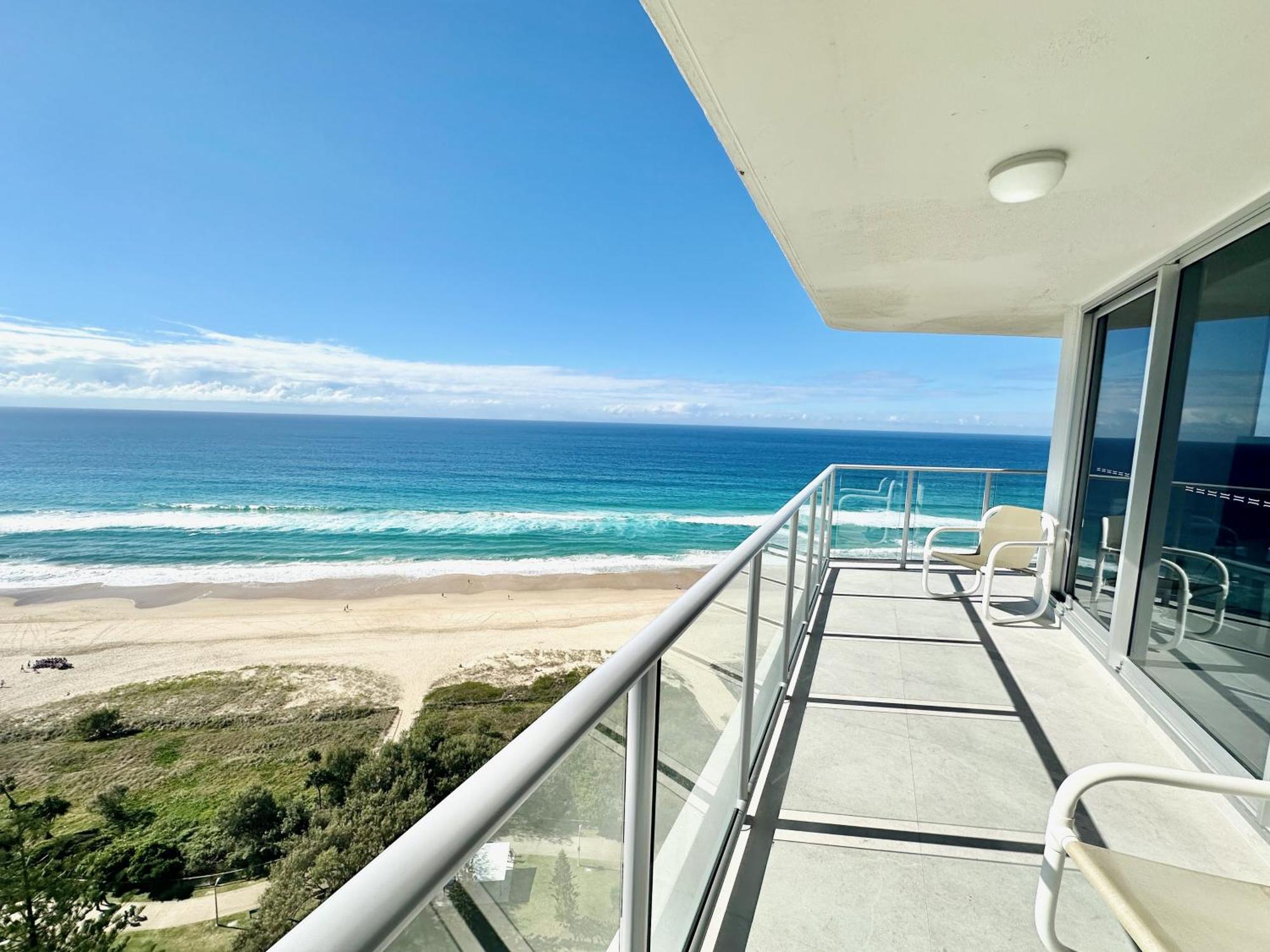 Apartment Beachfront Talisman 22nd Floor, Ocean Views