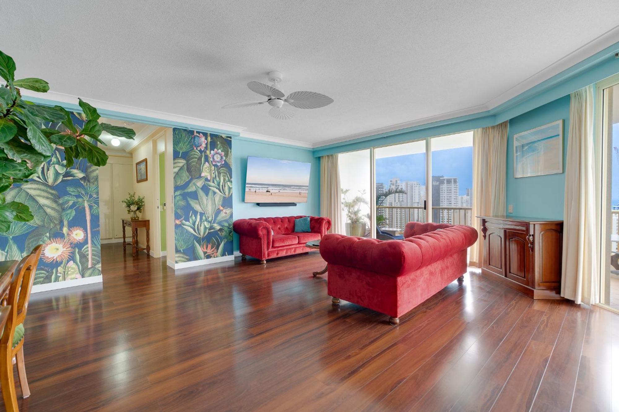 Stylish 1br Beachside Escape - Heart Of * Gold Coast