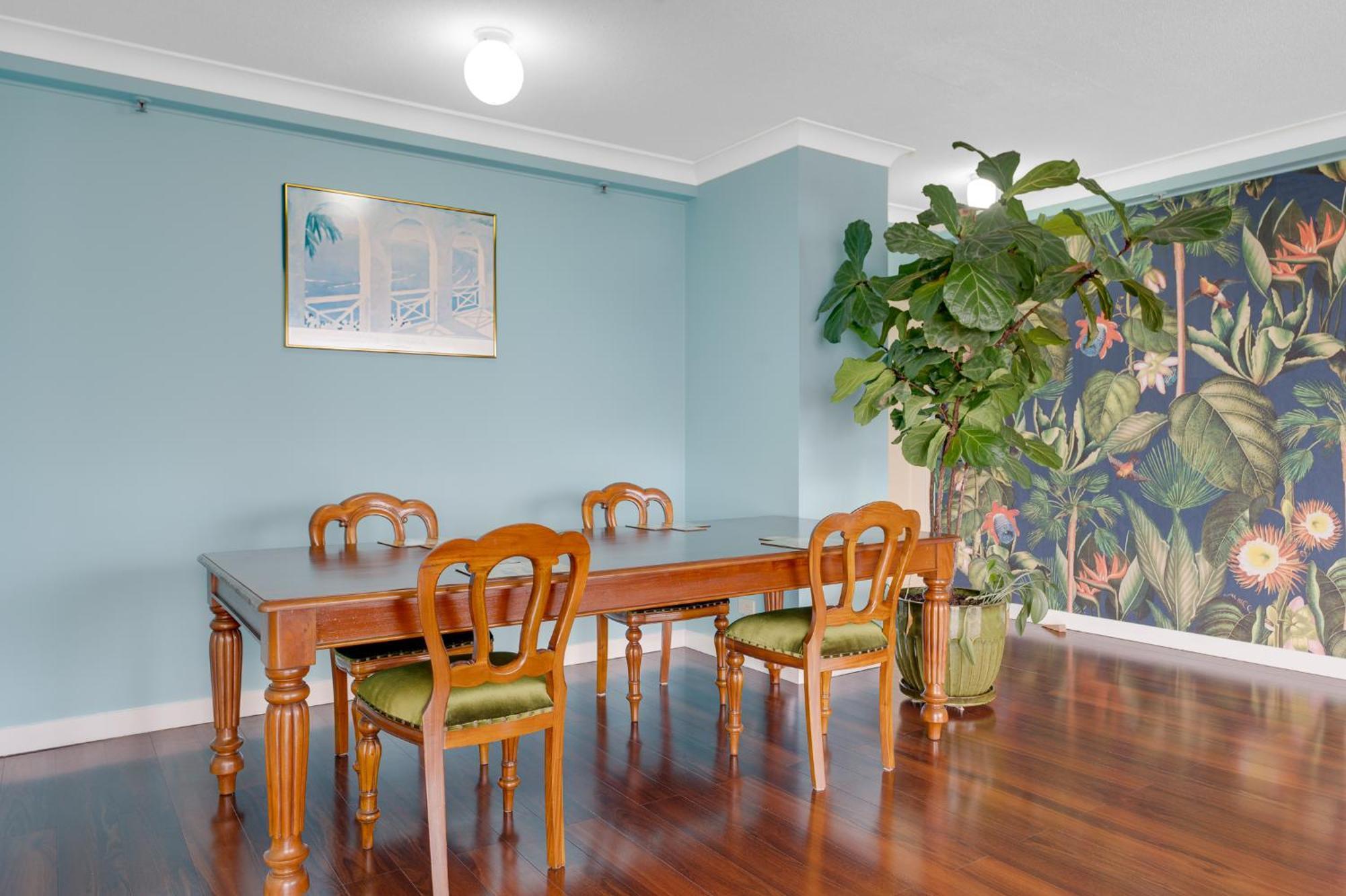 Stylish 1br Beachside Escape - Heart Of Gold Coast