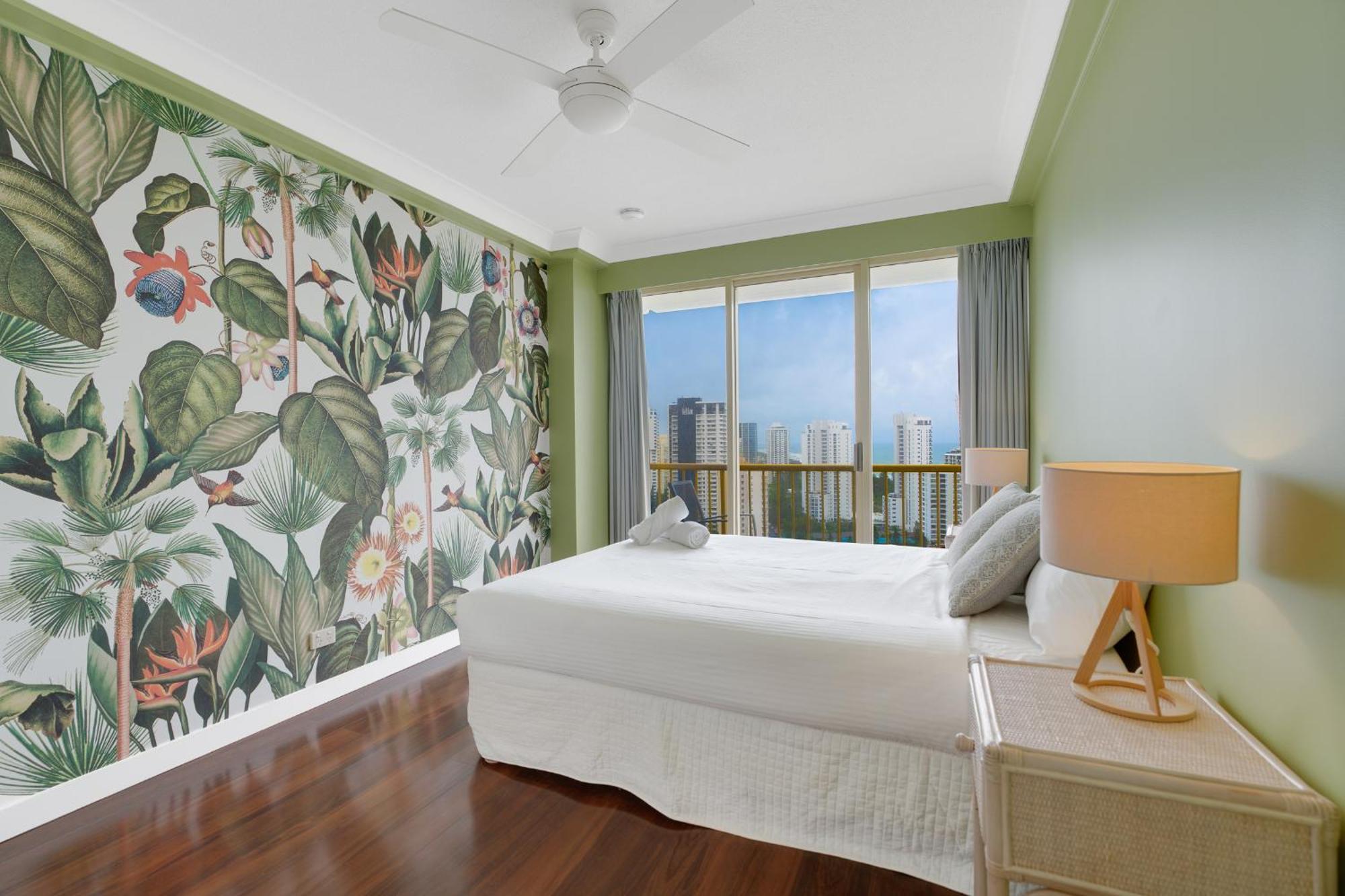 Stylish 1br Beachside Escape - Heart Of * Gold Coast